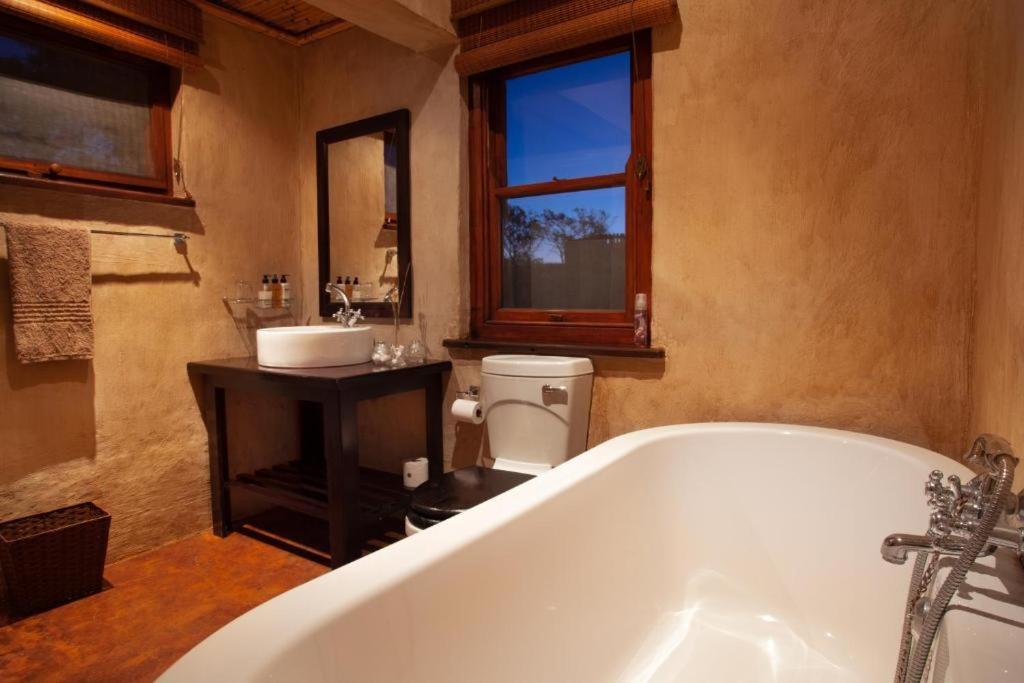 Deluxe Double Room - Photo 10