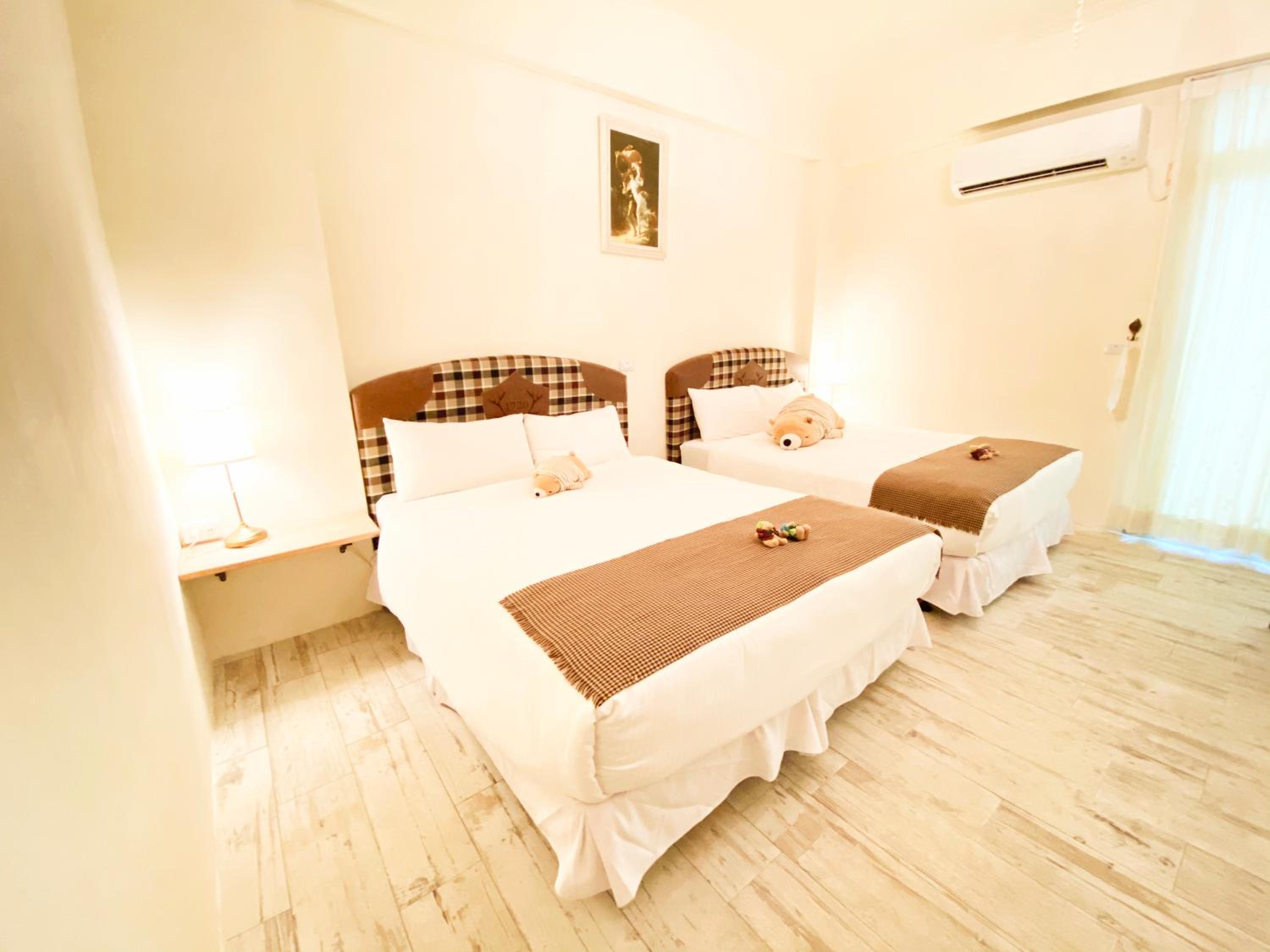 Quadruple Room with Balcony photo 1
