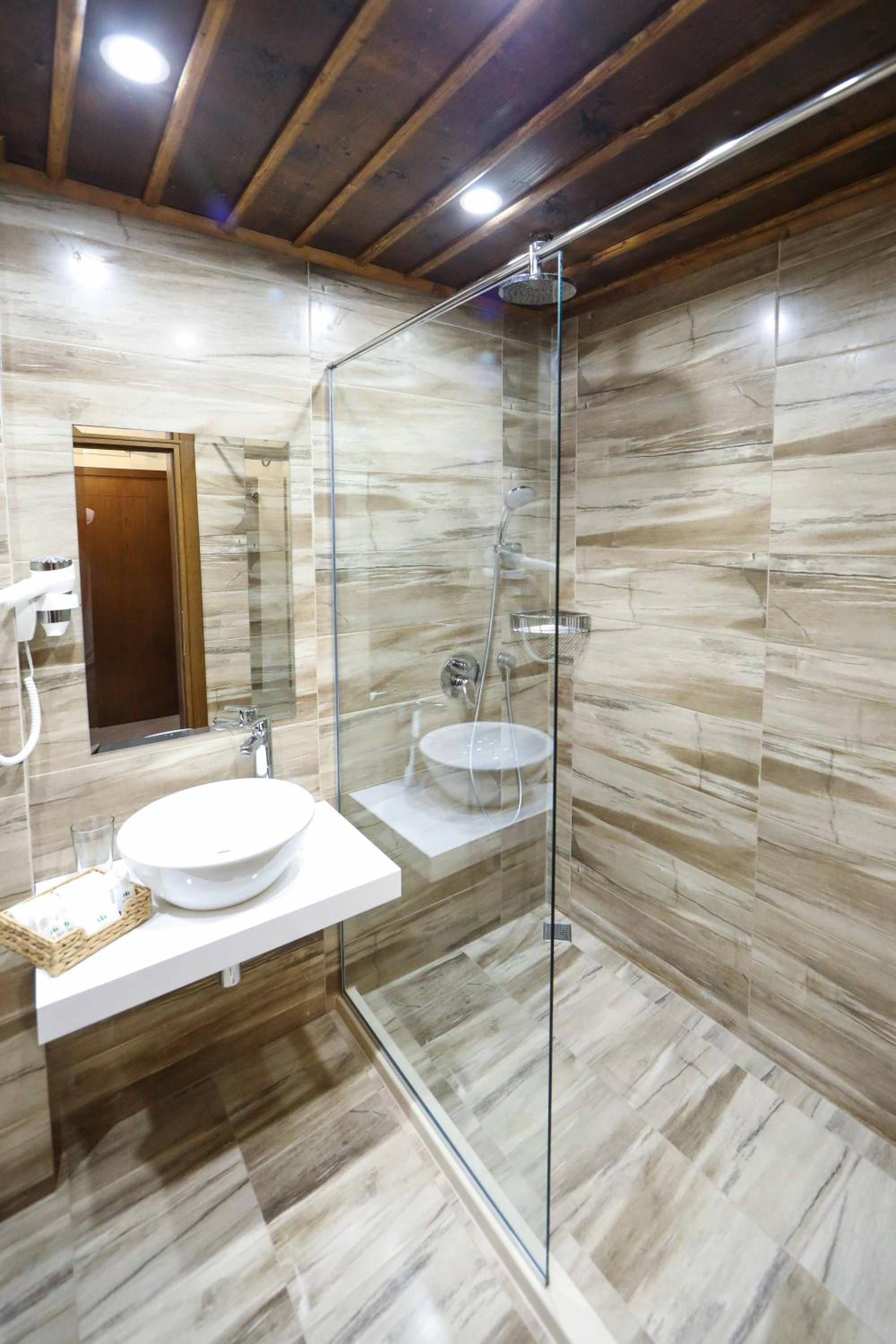 Triple Room - Photo 13