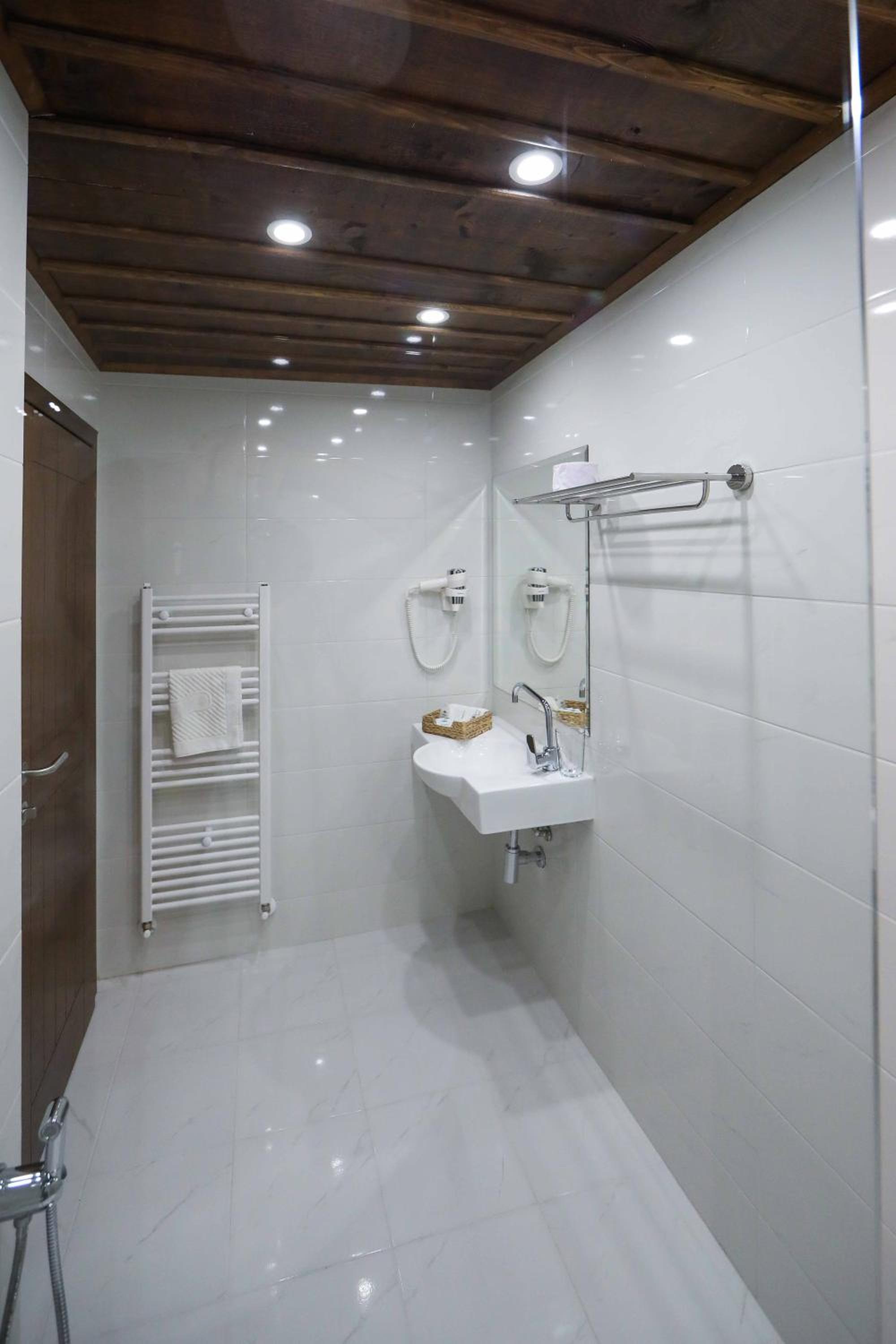 Comfort Double Room - Large - Photo 16