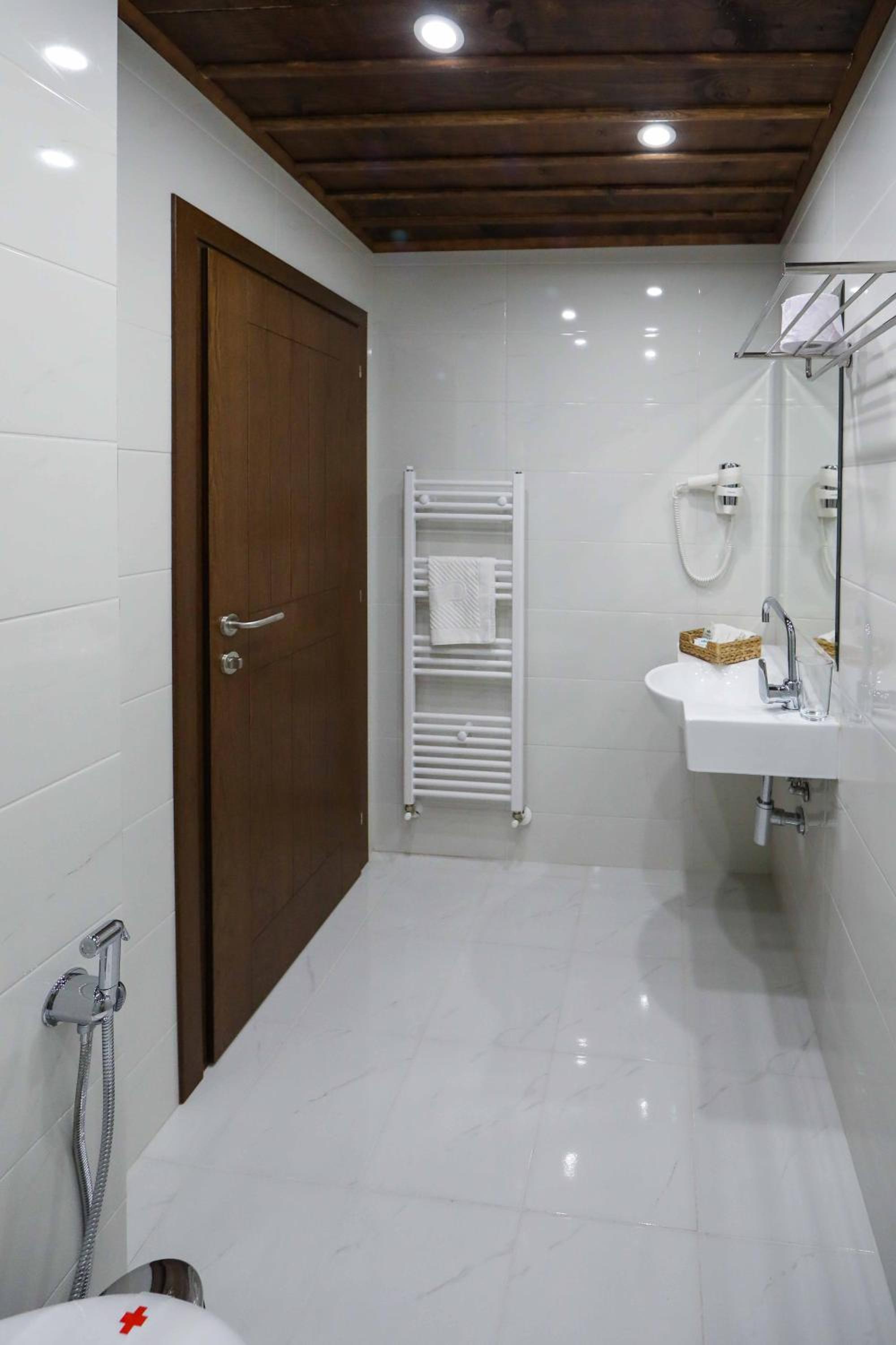 Comfort Double Room - Large - Photo 15