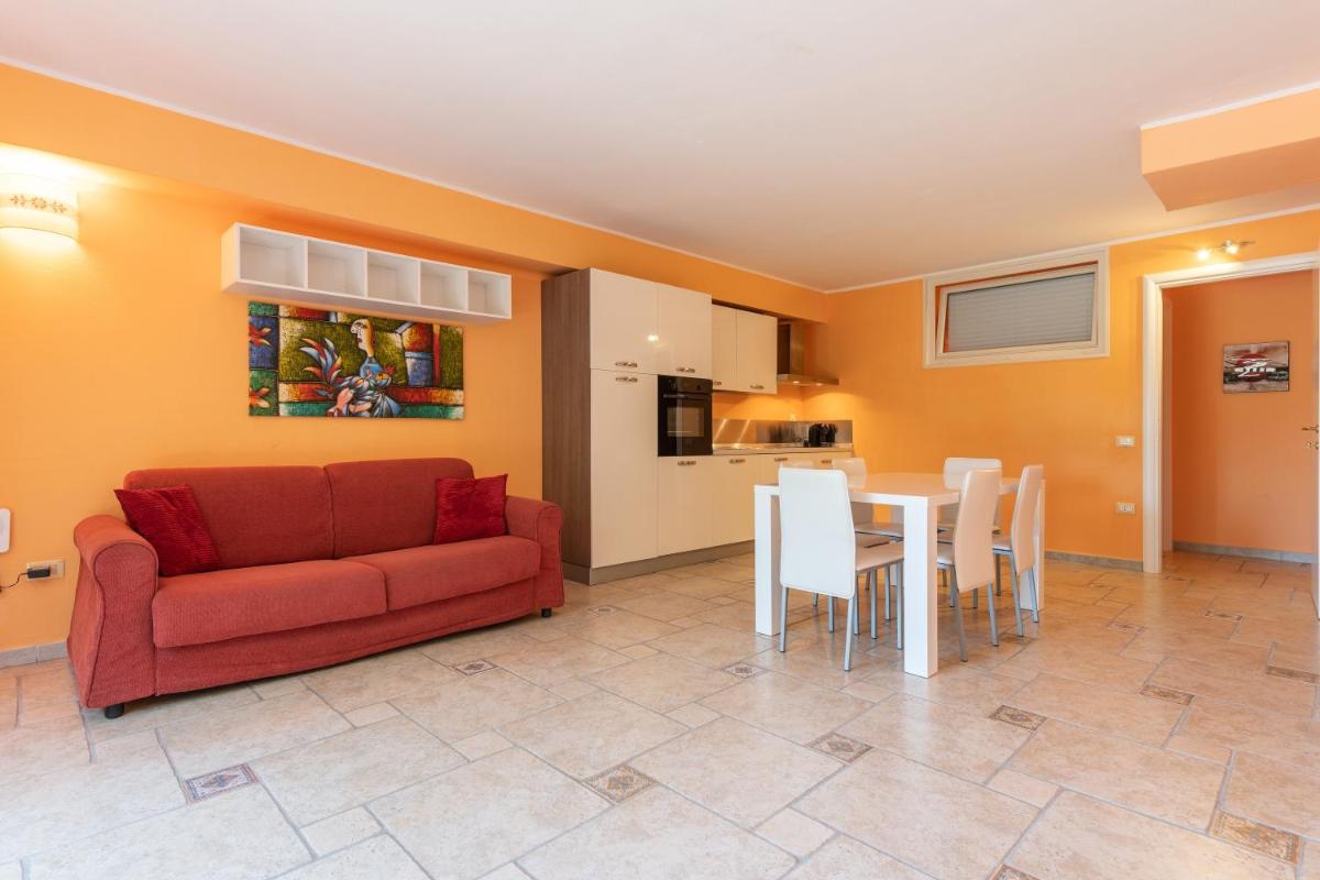 Apartment photo 2