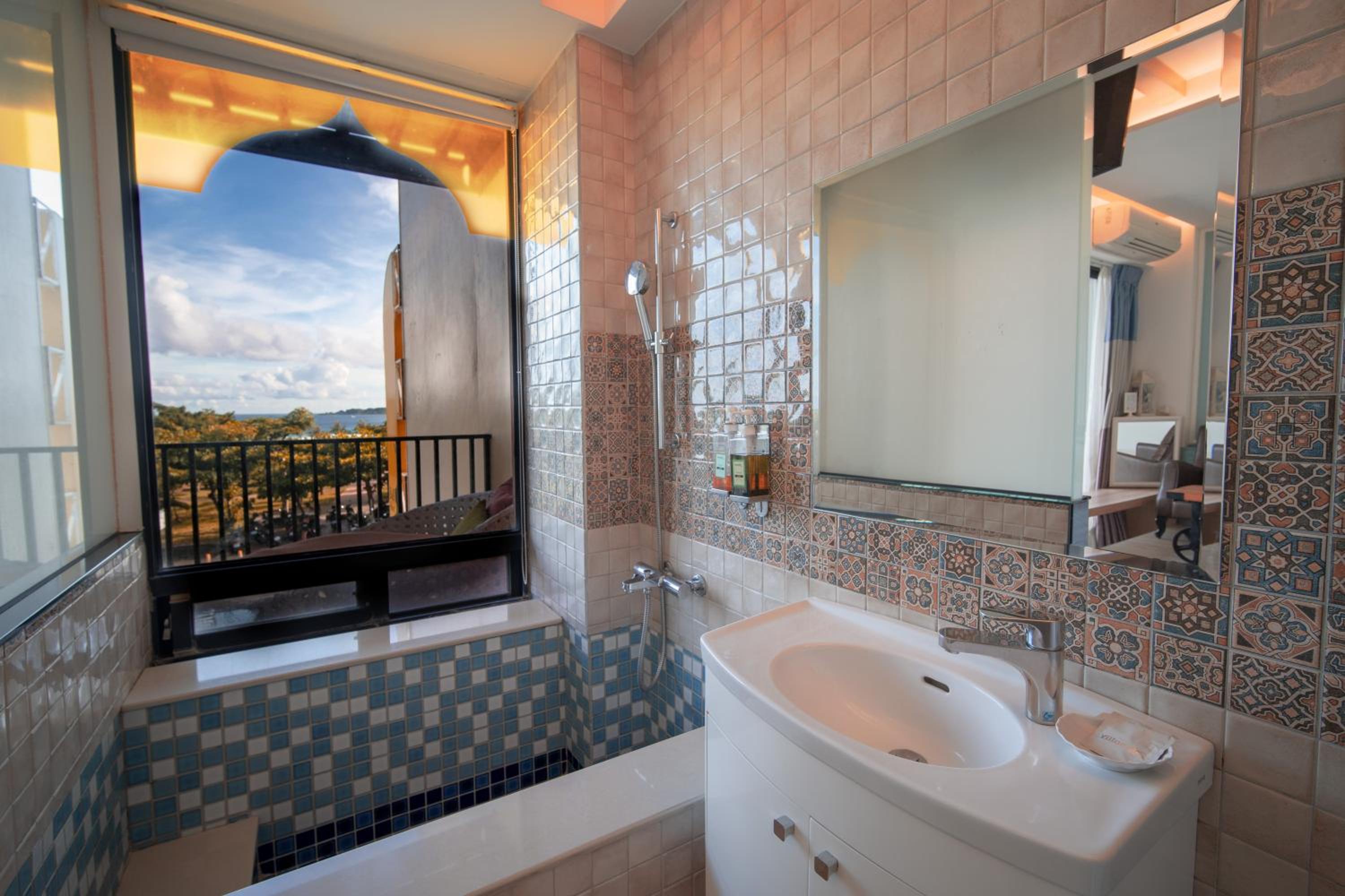 Double Room with Balcony and Sea View photo 2