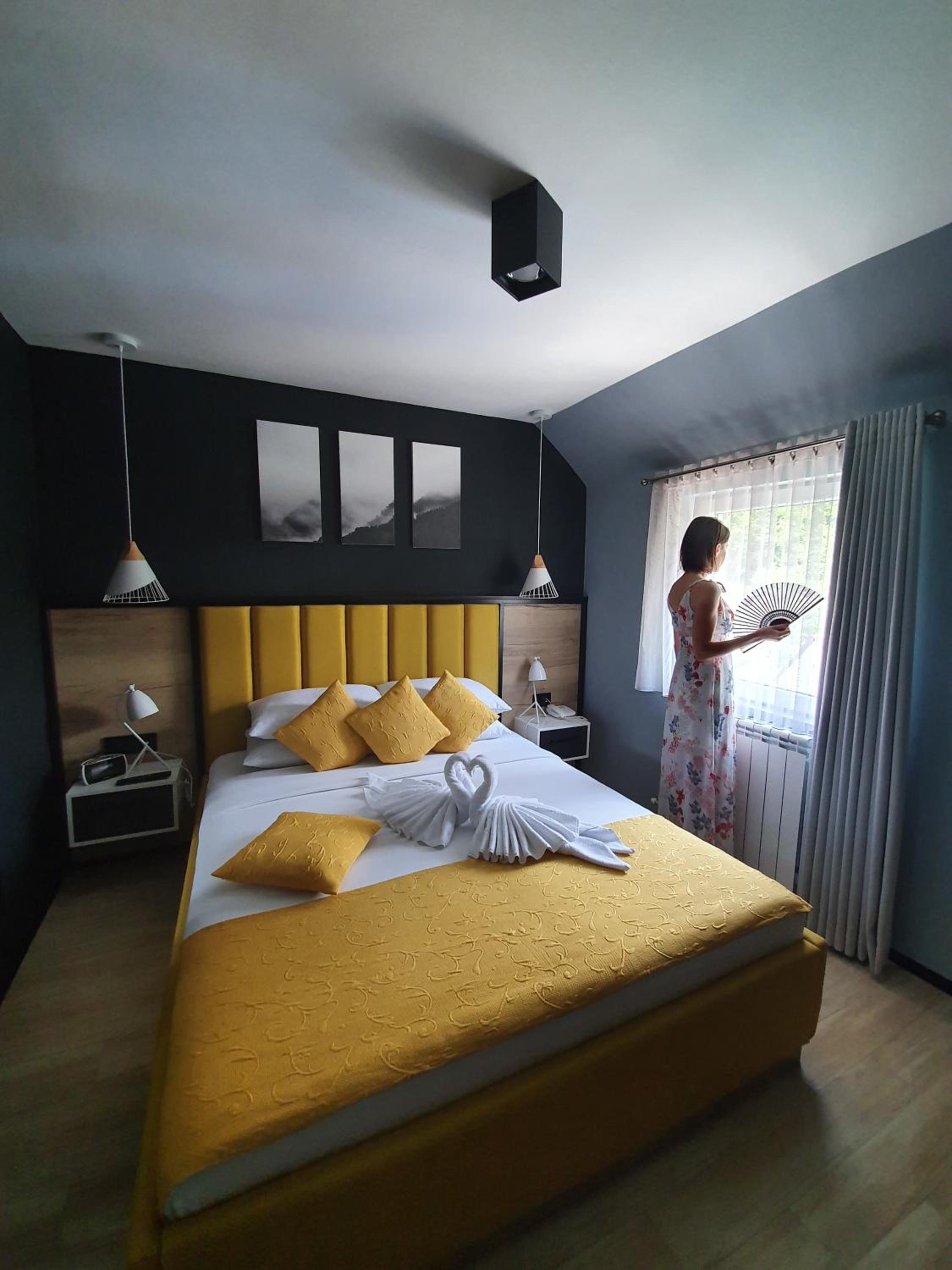 Deluxe Double Room - Photo 7