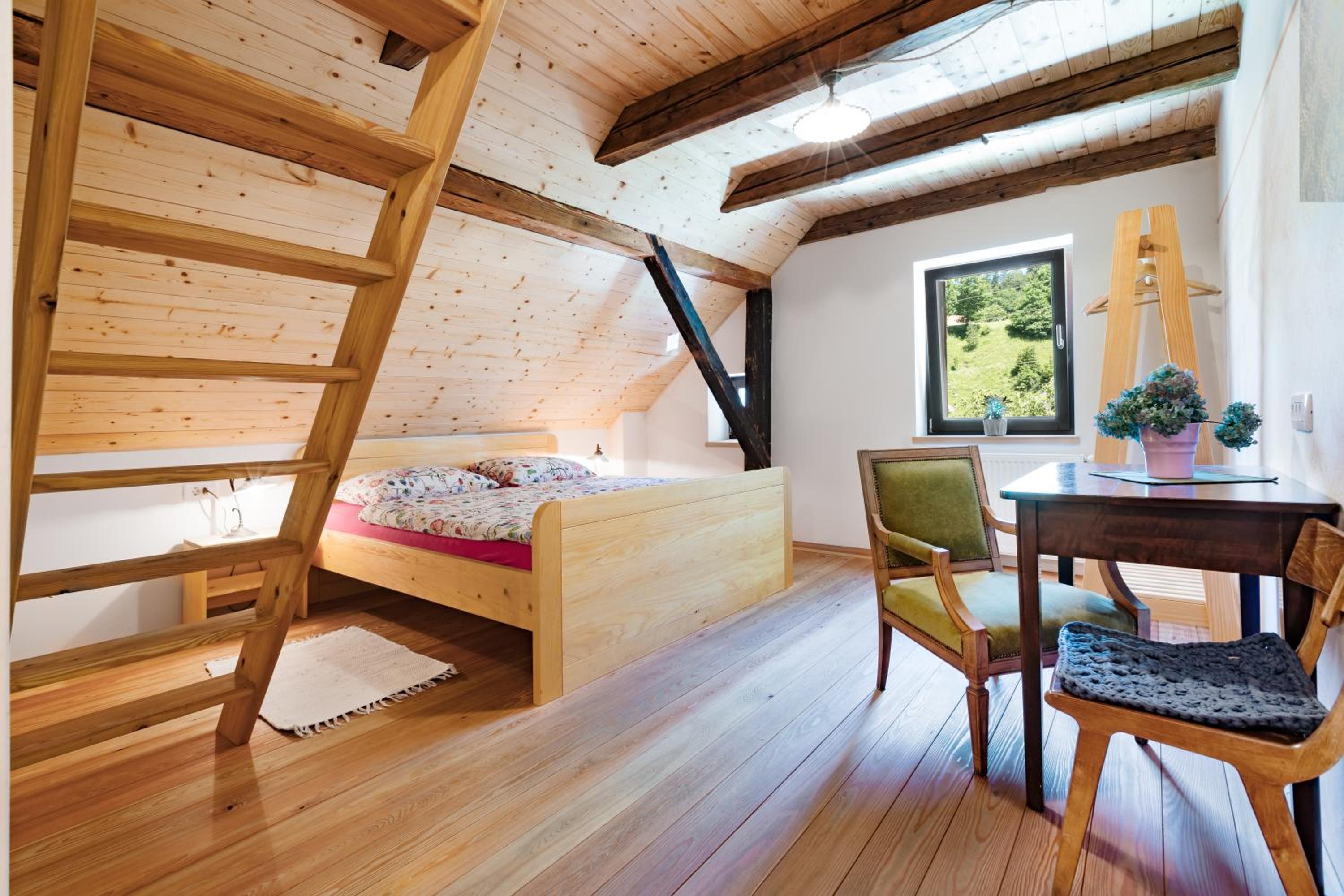 Quadruple Room with Private Bathroom