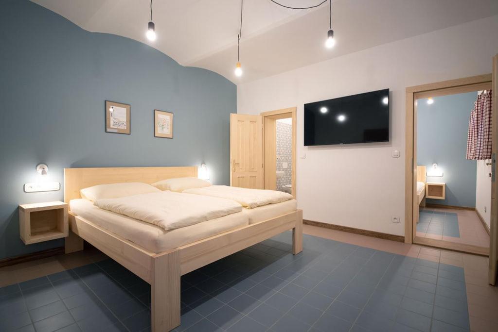 Triple Room with Bathroom photo 2