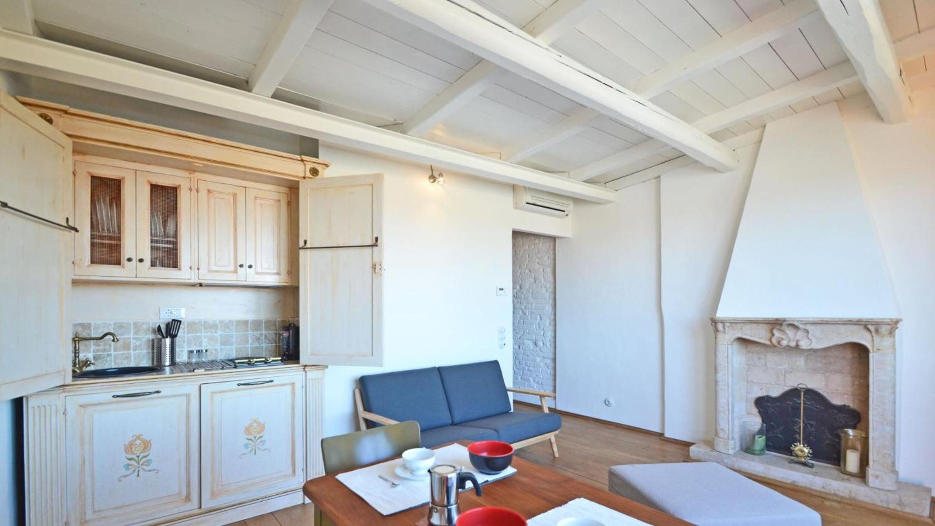 Apartment with Terrace photo 3