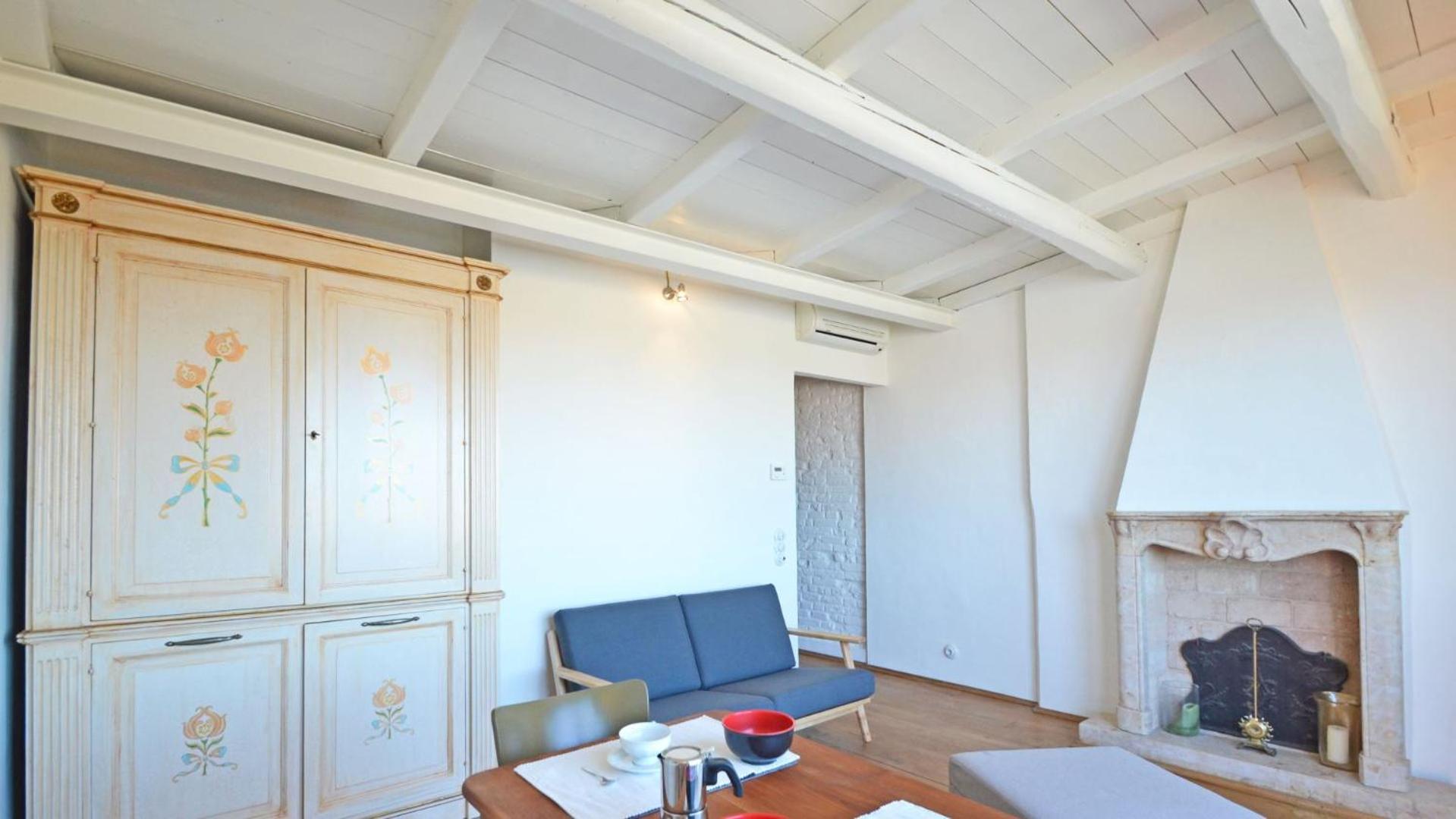 Apartment with Terrace photo 2