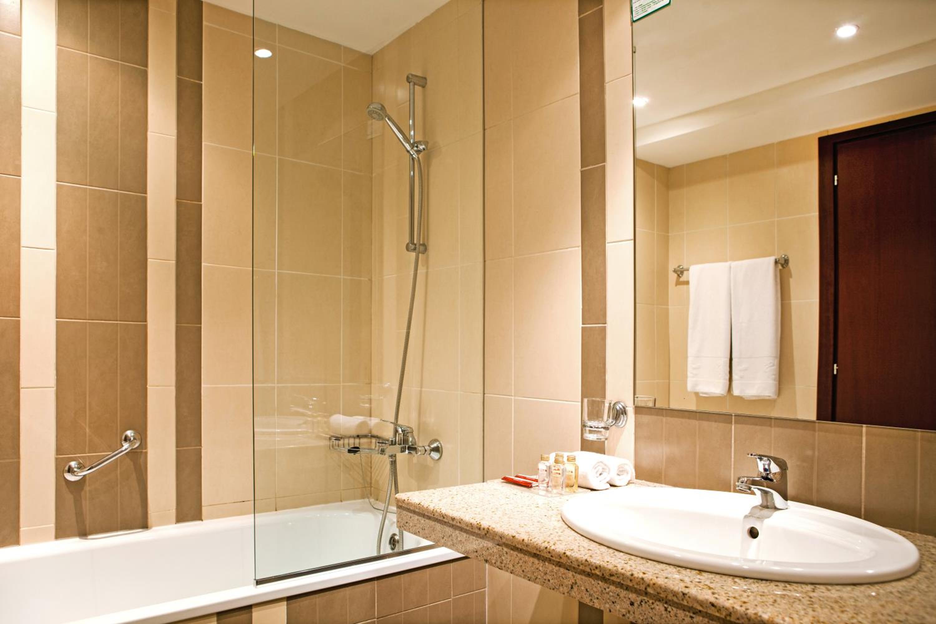 Studio with Free Spa Access photo 2