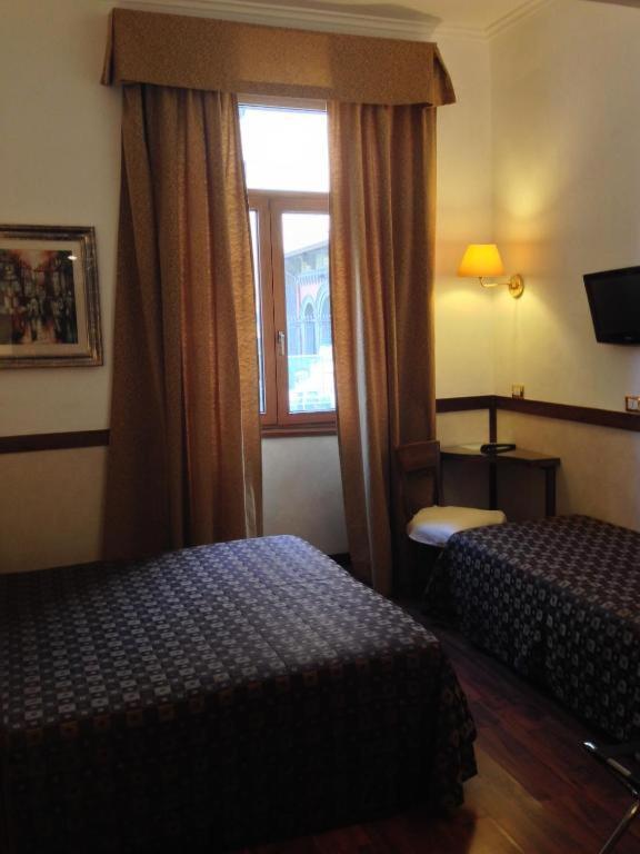 Single Room photo 2