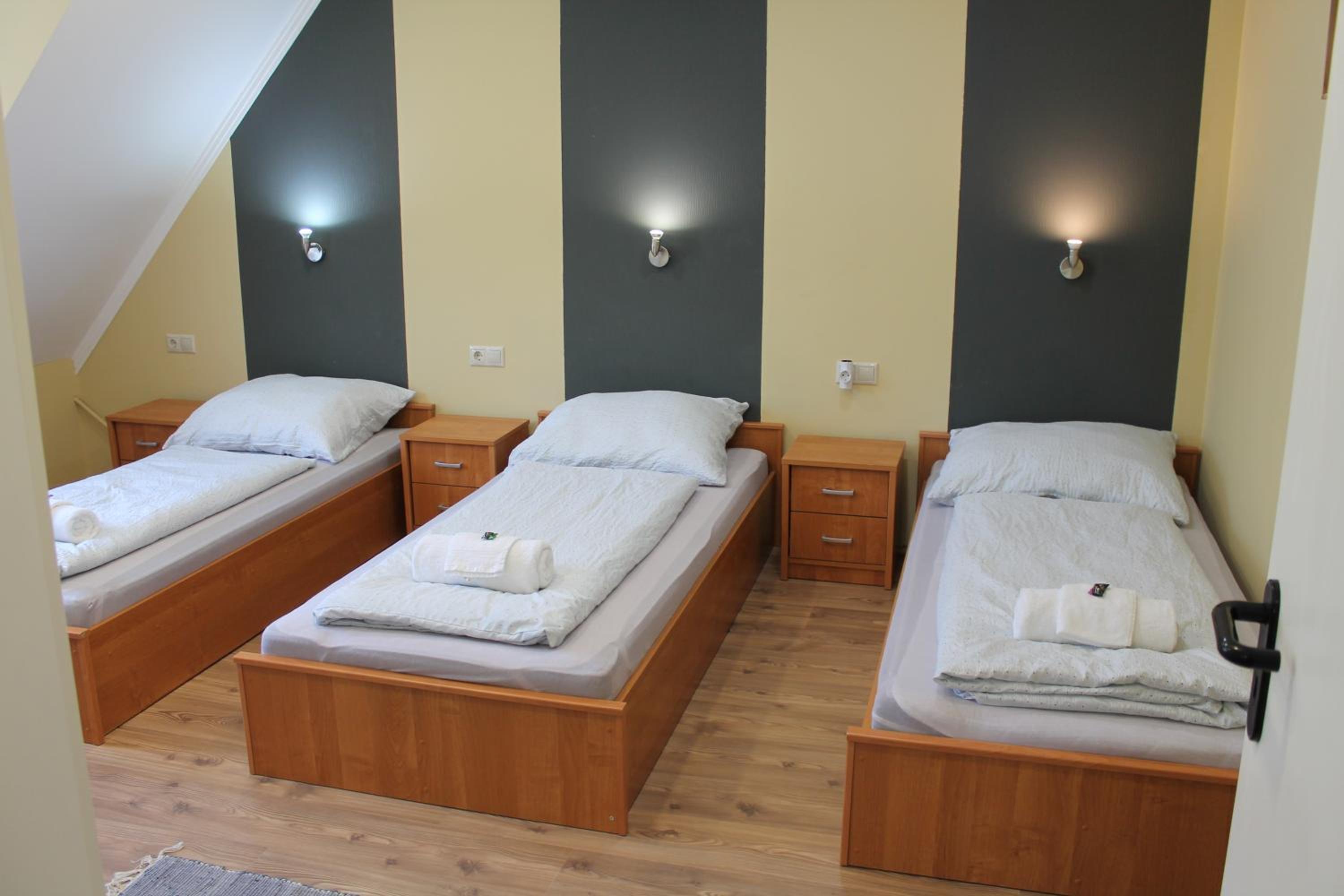 Three-Bedroom Apartment - Photo 7