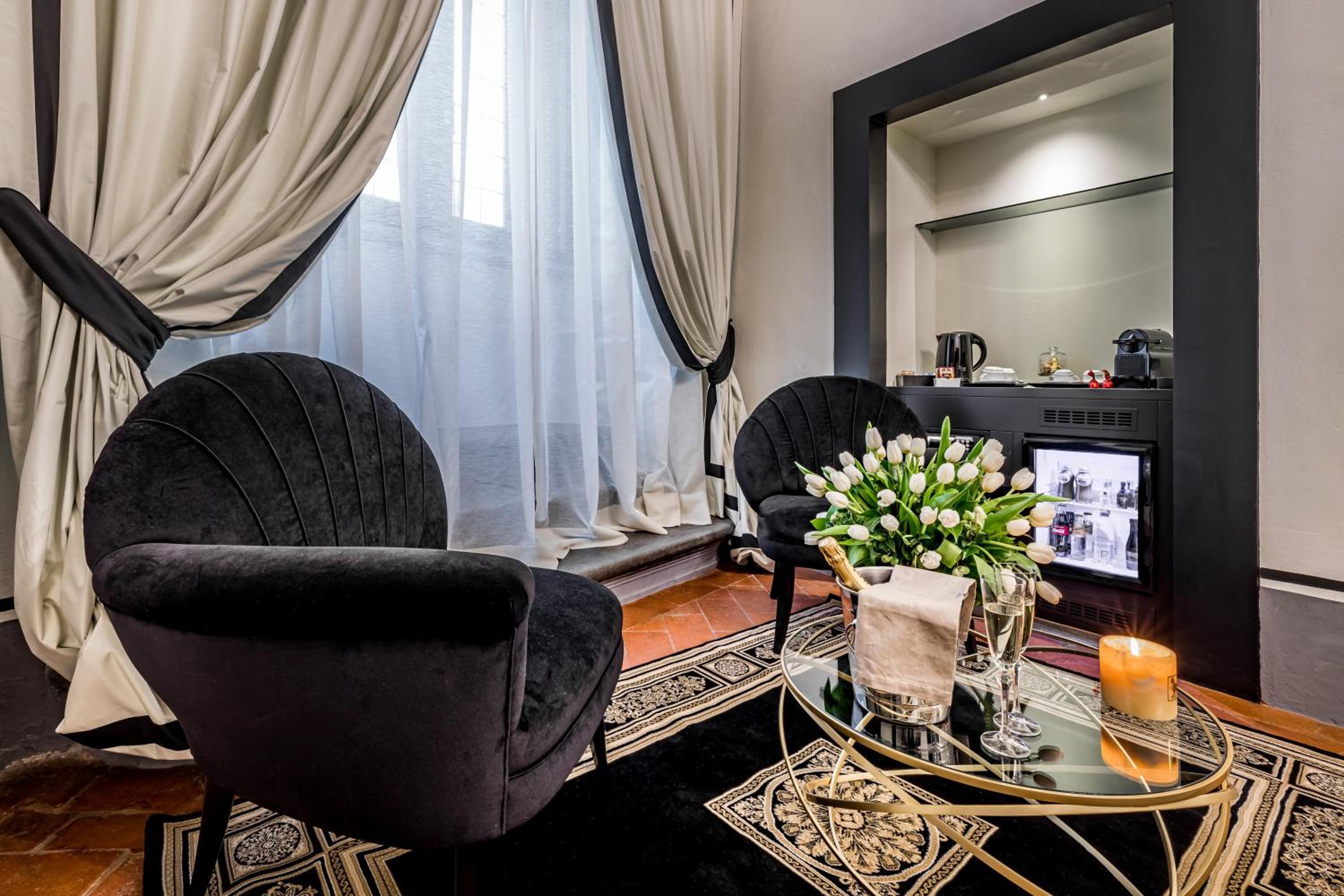 Deluxe Queen Suite - Dependence photo 3
