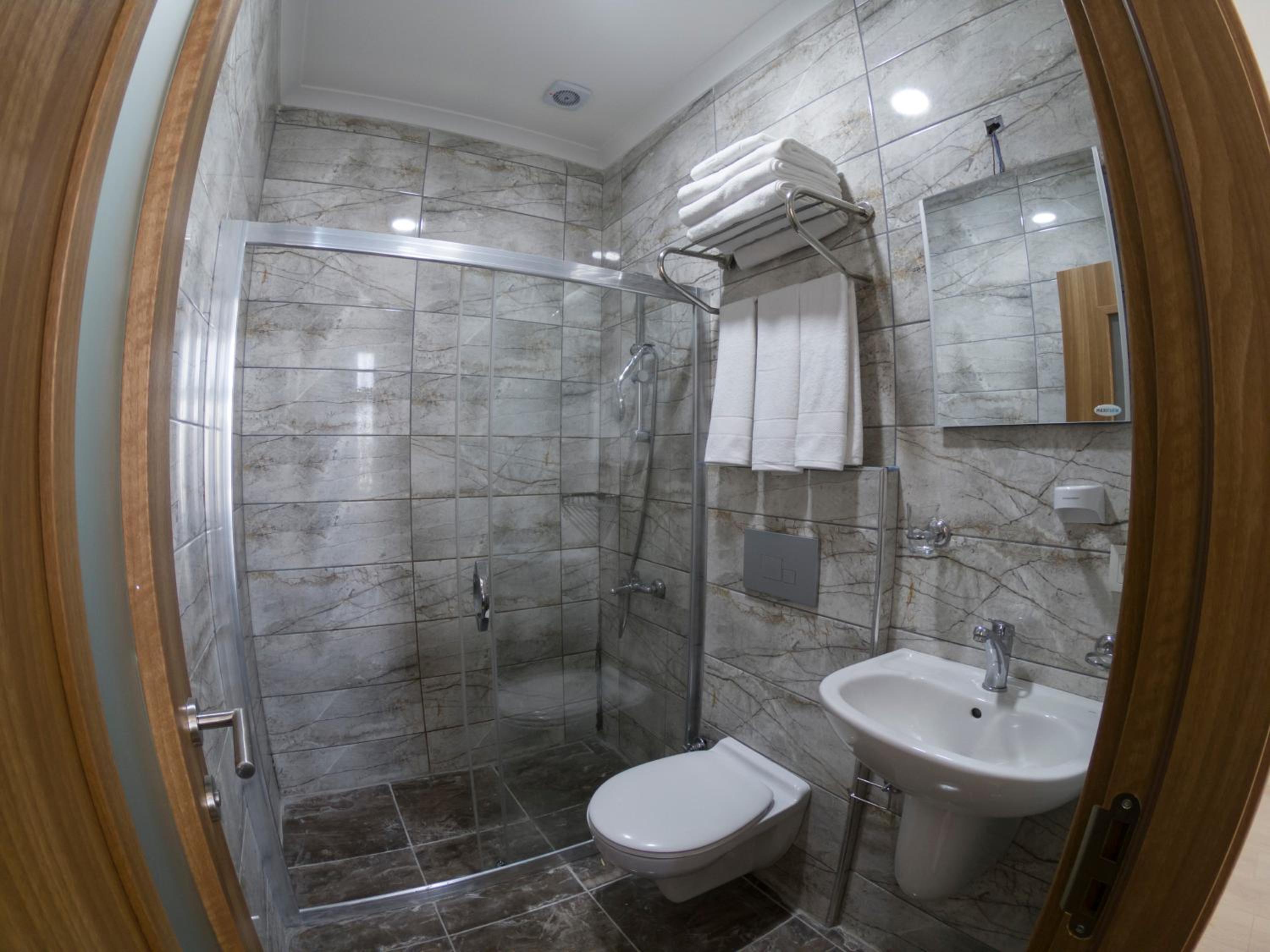 Economy Double or Twin Room photo 3