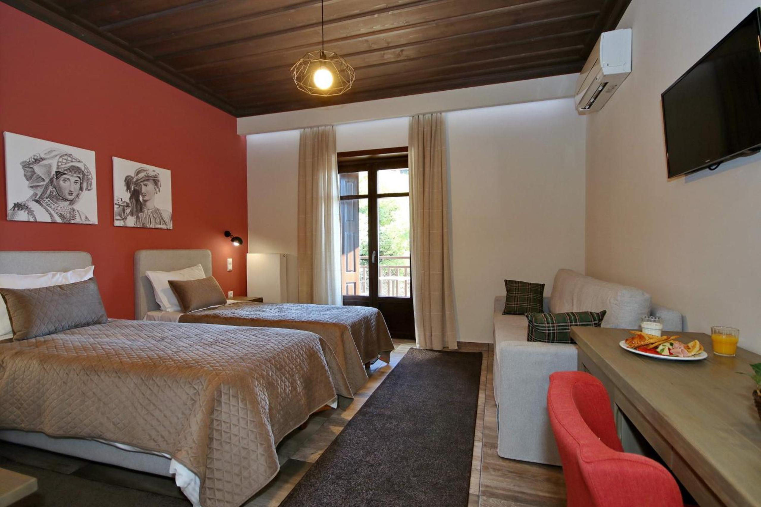 Standard Twin Room with Mountain View photo 2