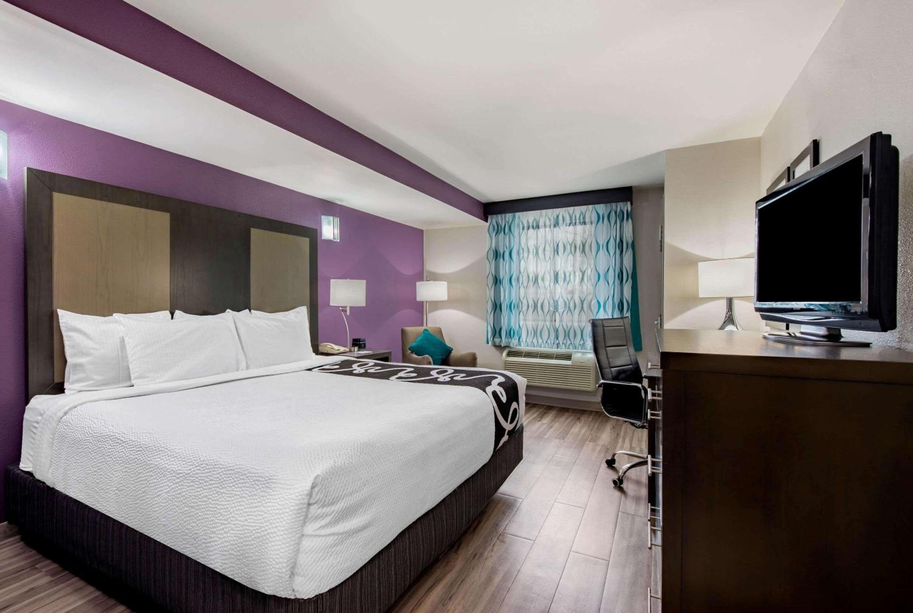 Executive King Room - Photo 3