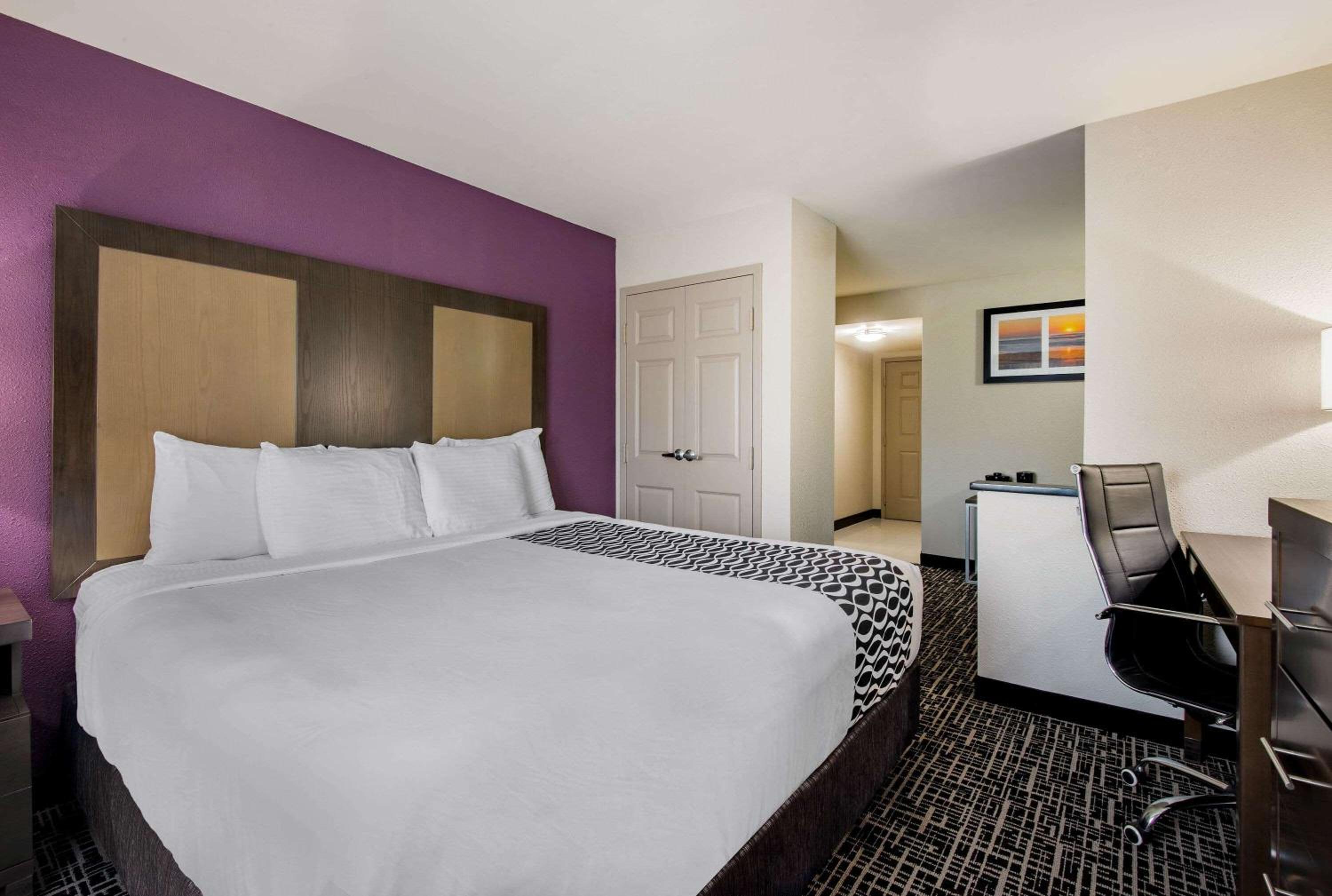 Executive King Room - Photo 6