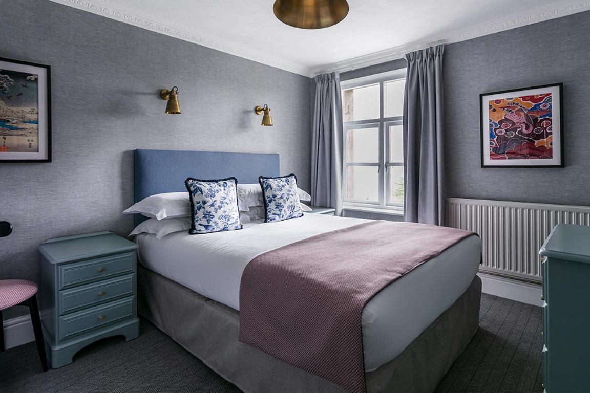 Manor Room photo 1