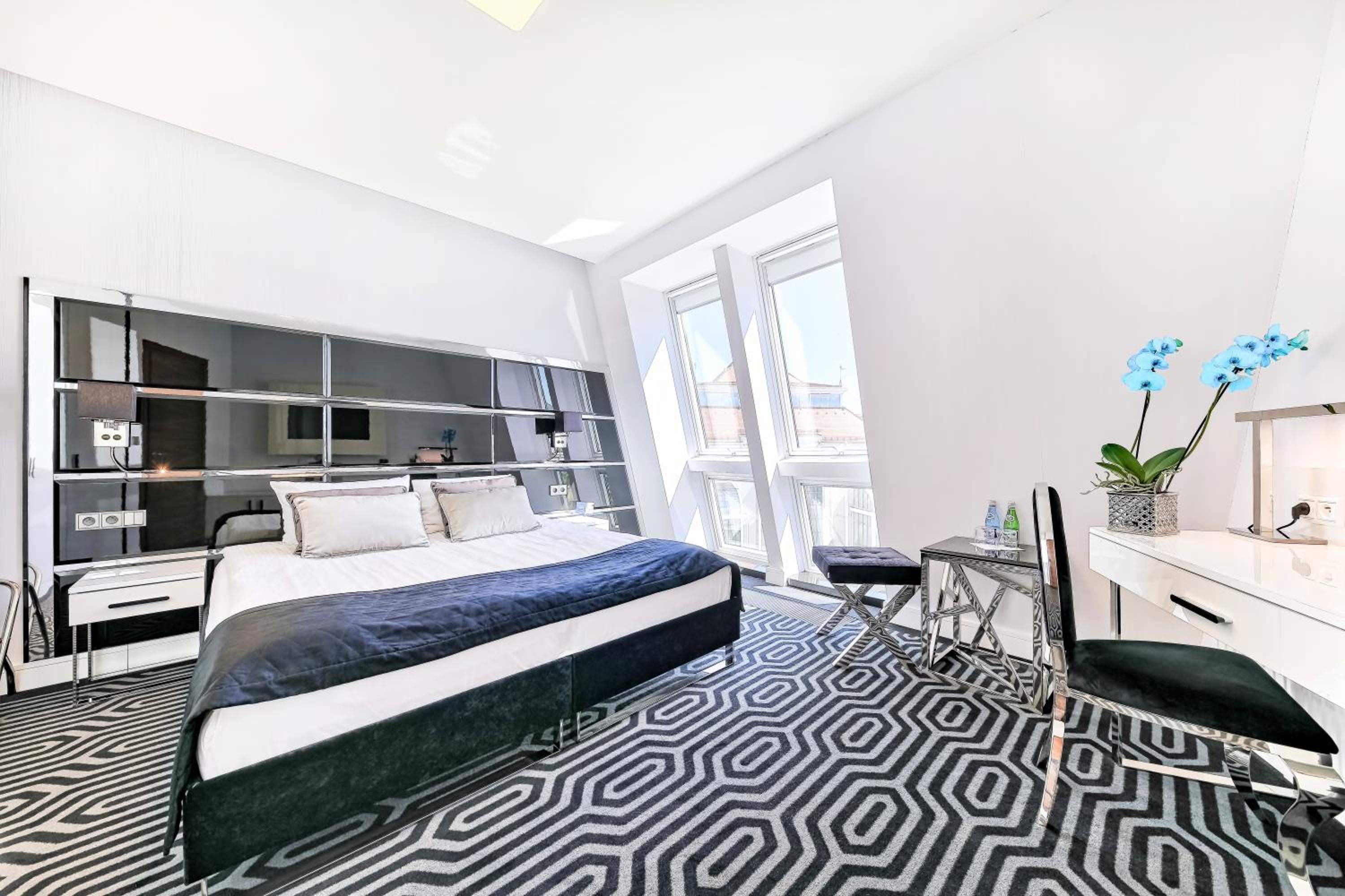 Deluxe Premium Double Room - Photo 6
