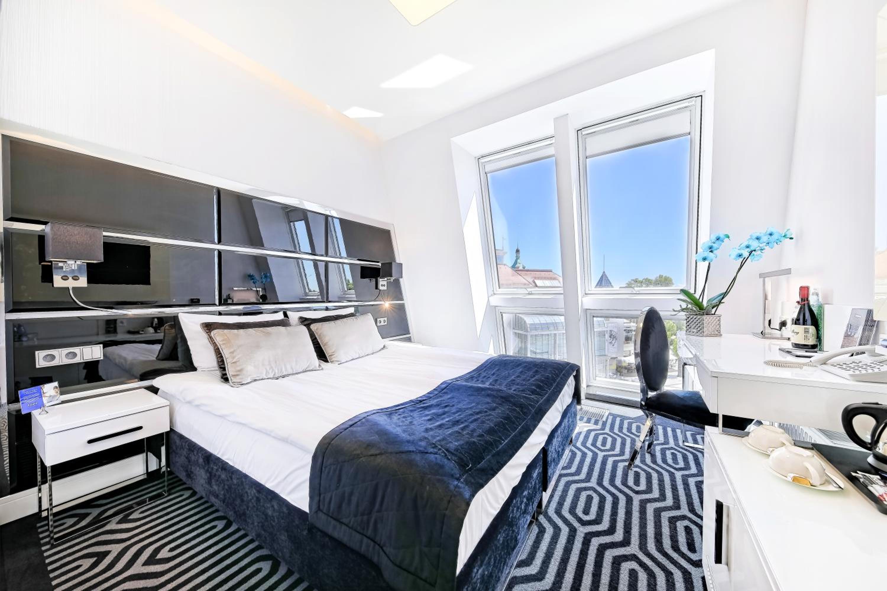 Deluxe Premium Double Room - Photo 3