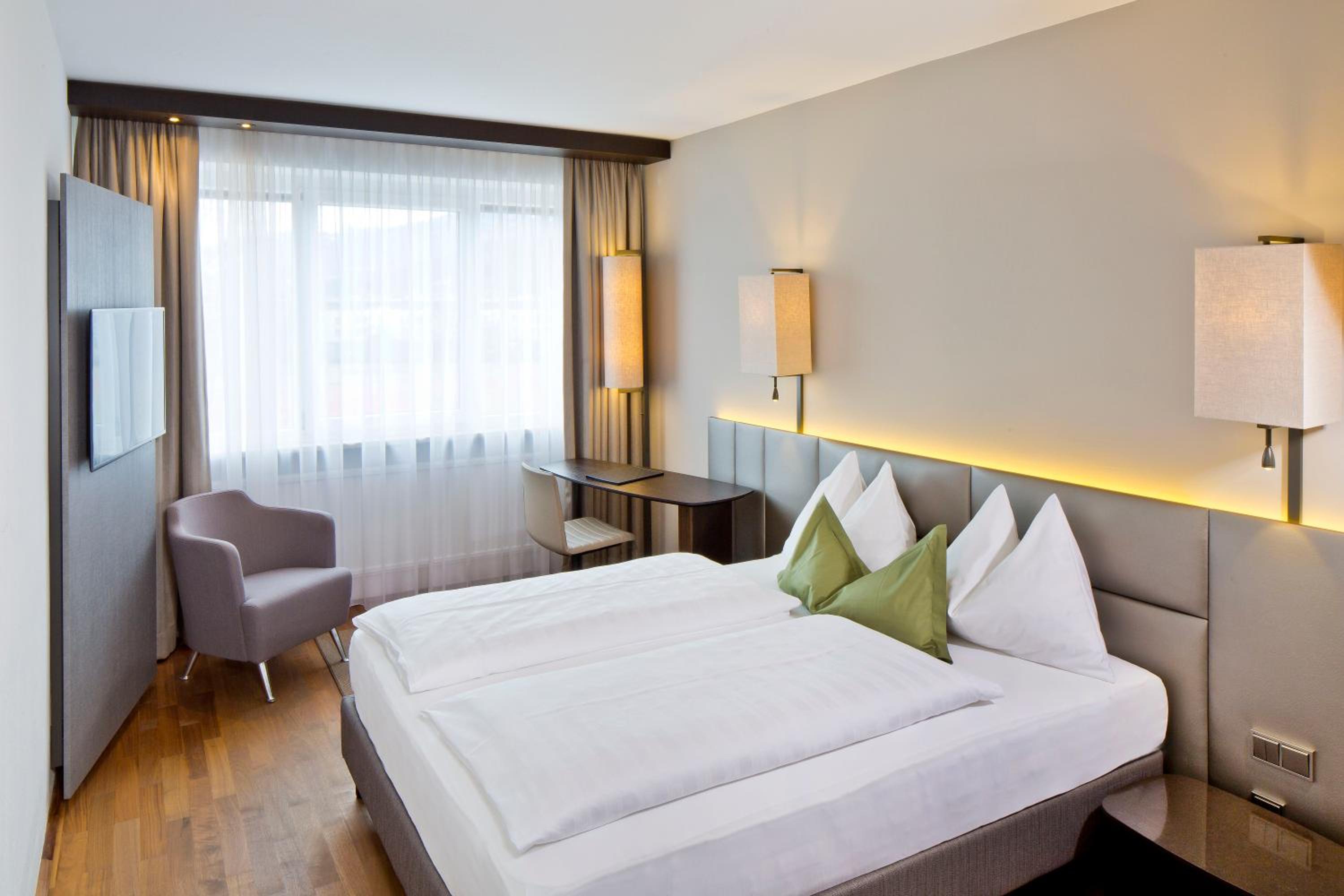 Business Double or Twin Room - Photo 1