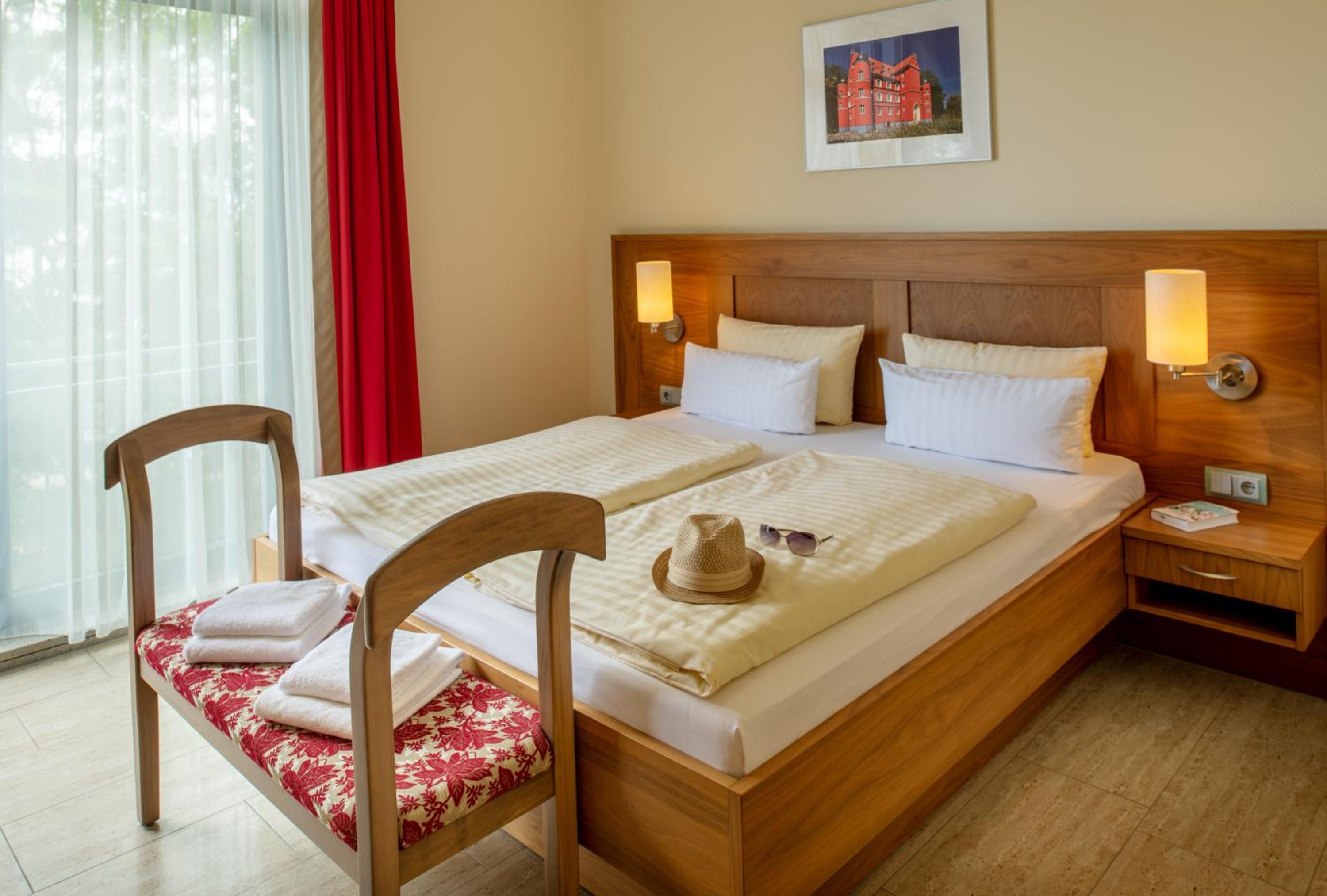 Standard Double or Twin Room photo 3