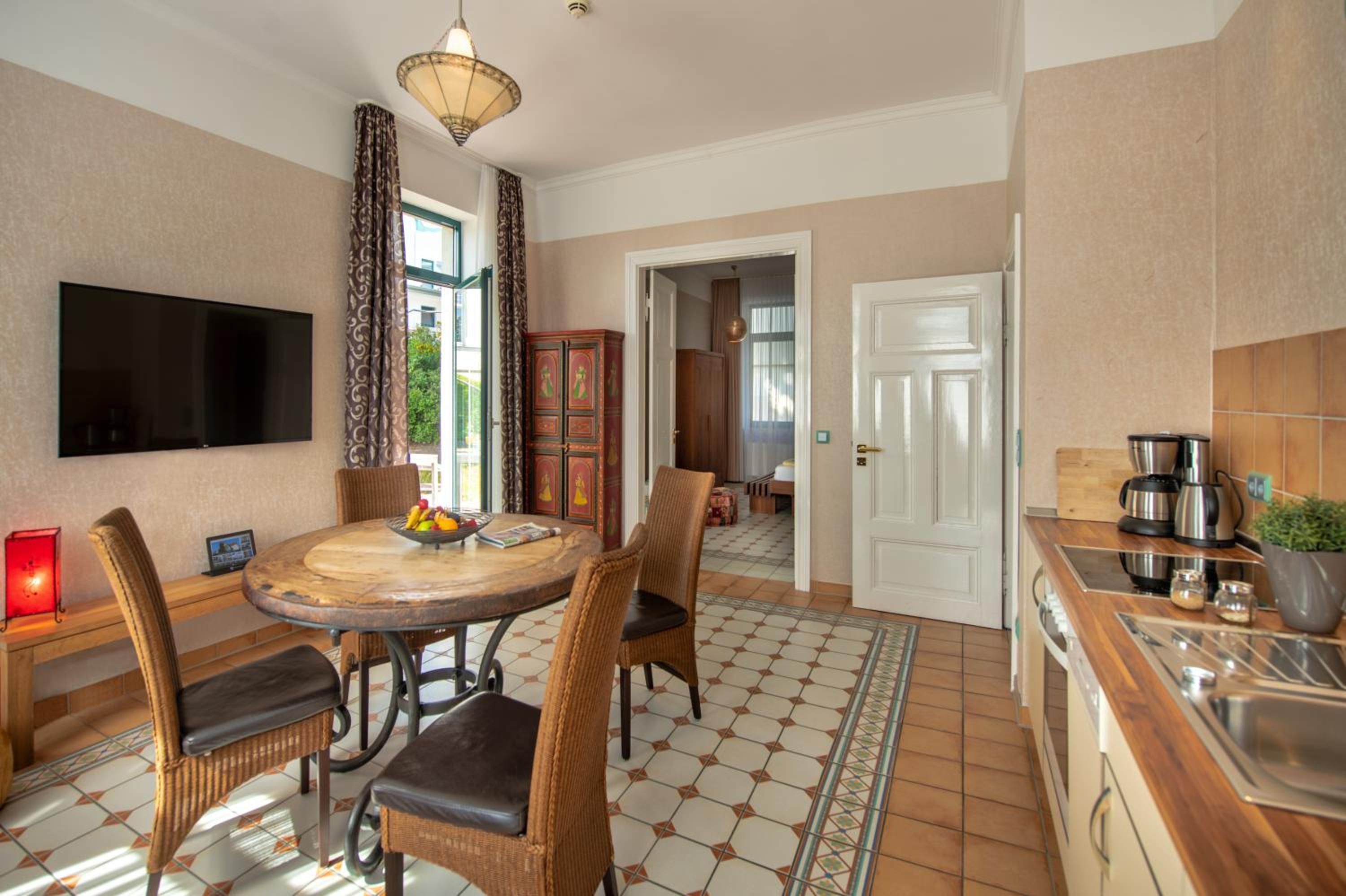 Apartment with Terrace photo 3