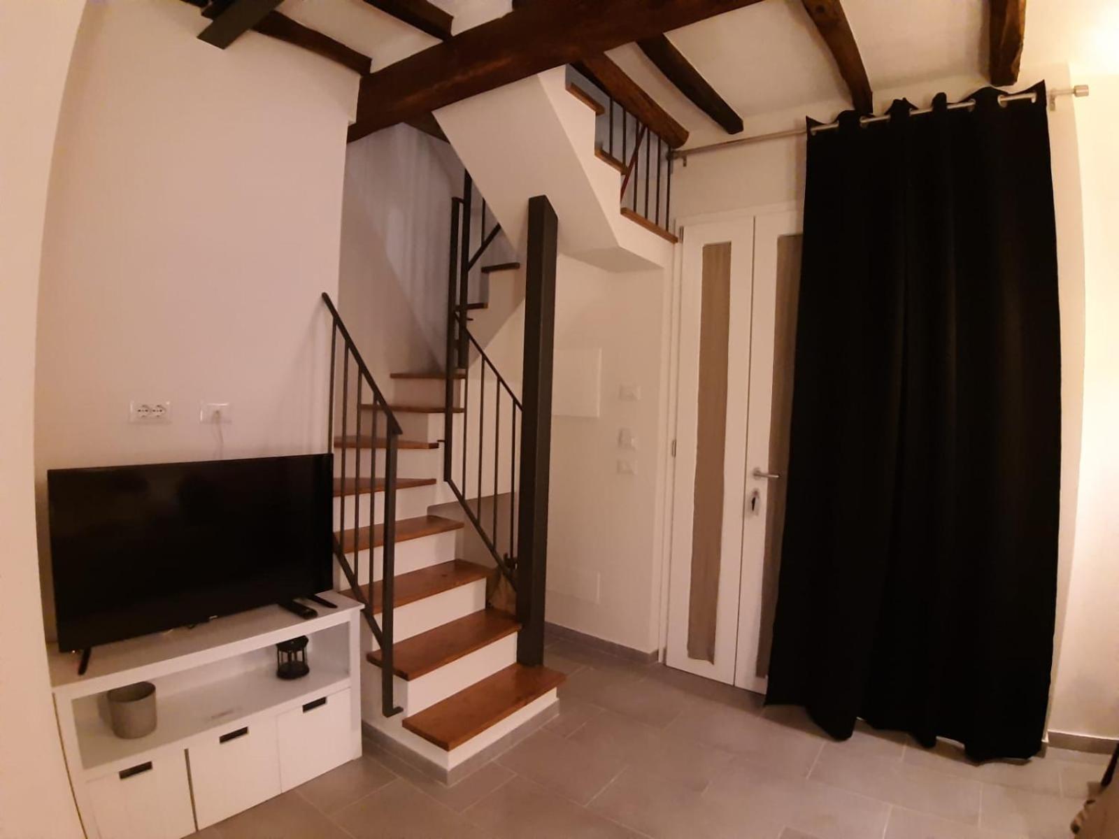Superior Family Room photo 1