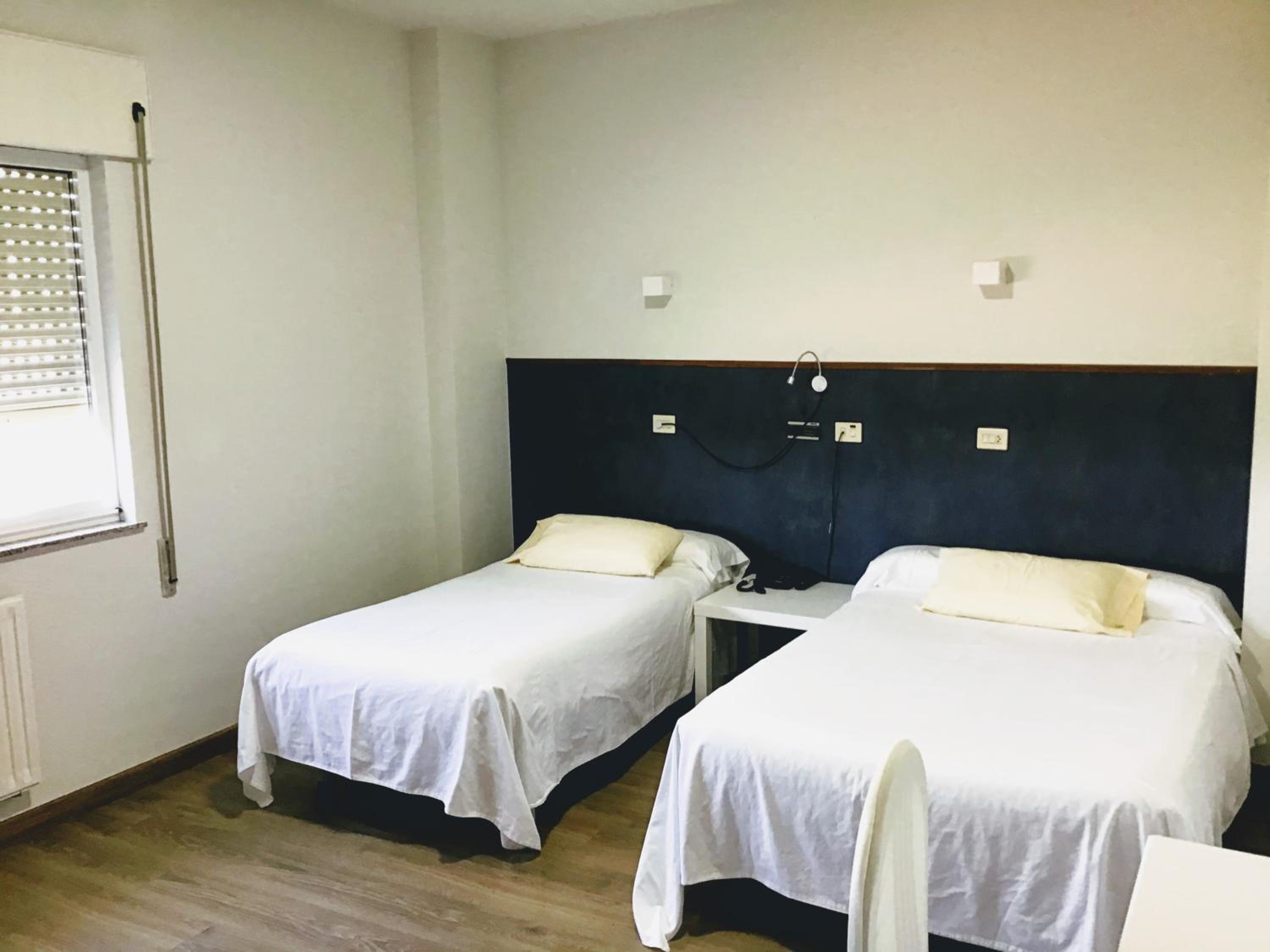 Twin Room - Photo 39