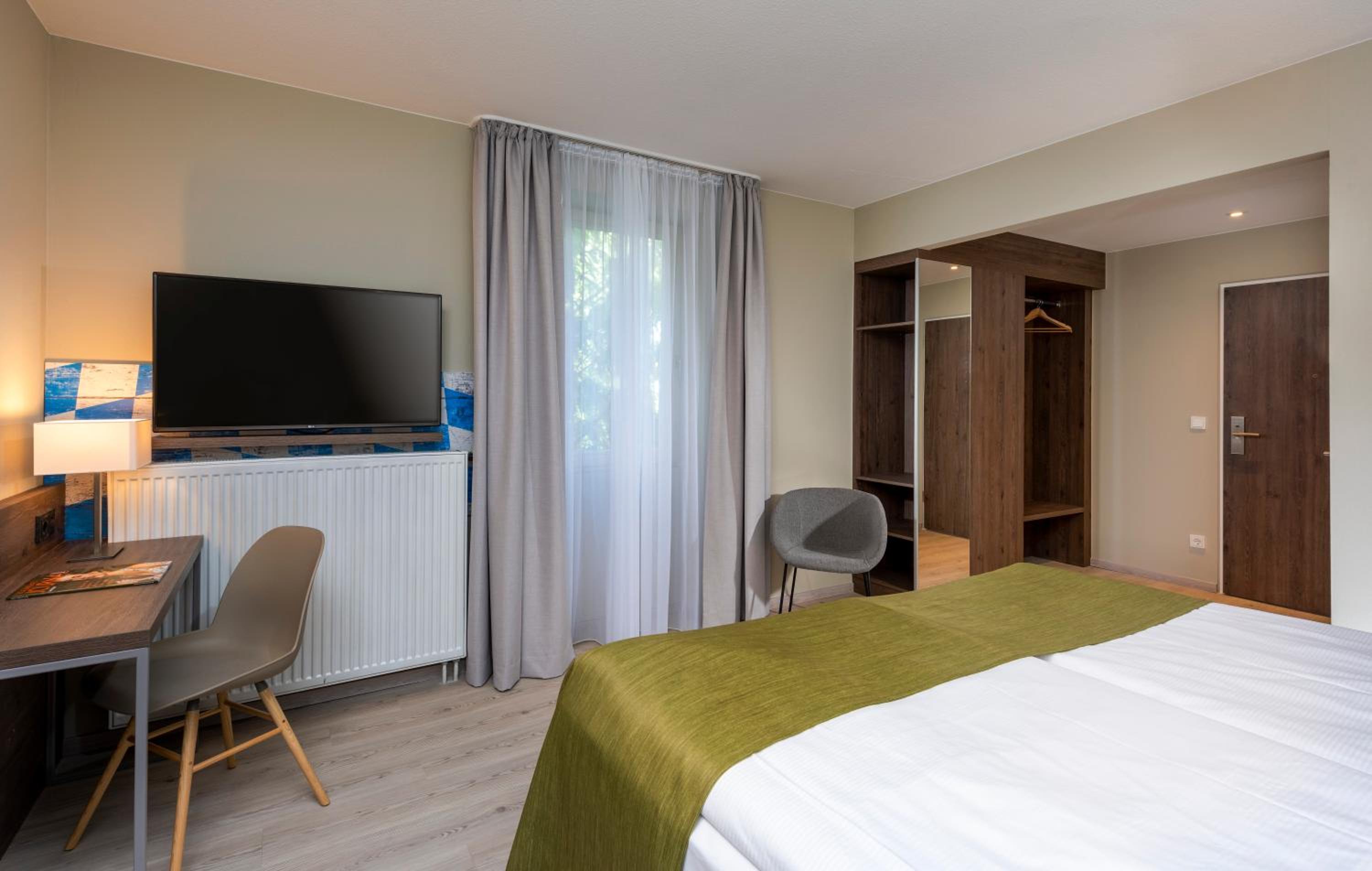 Standard Double Room - Photo 9