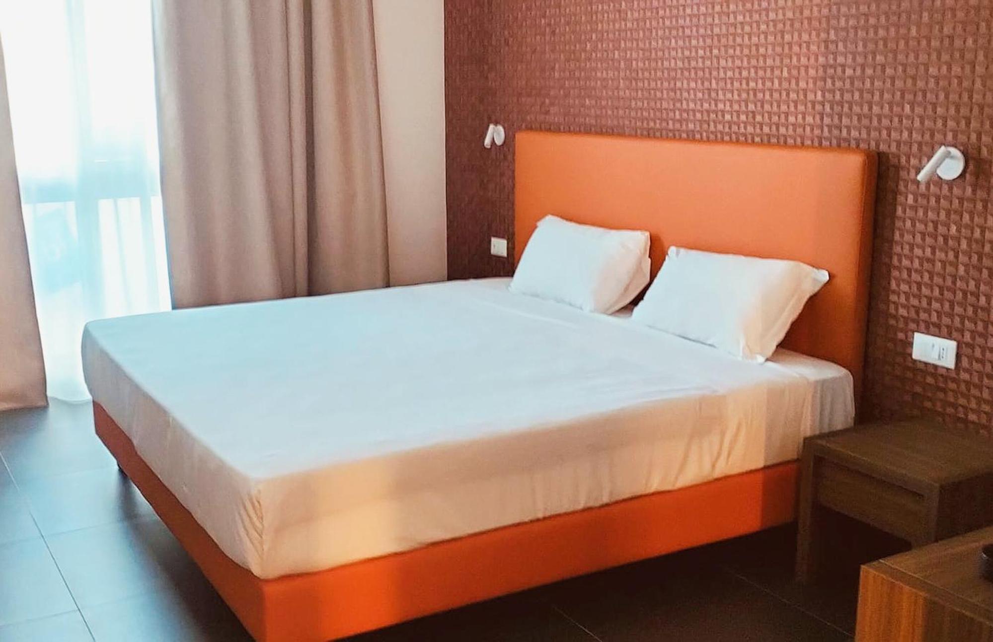 Deluxe King Room photo 3