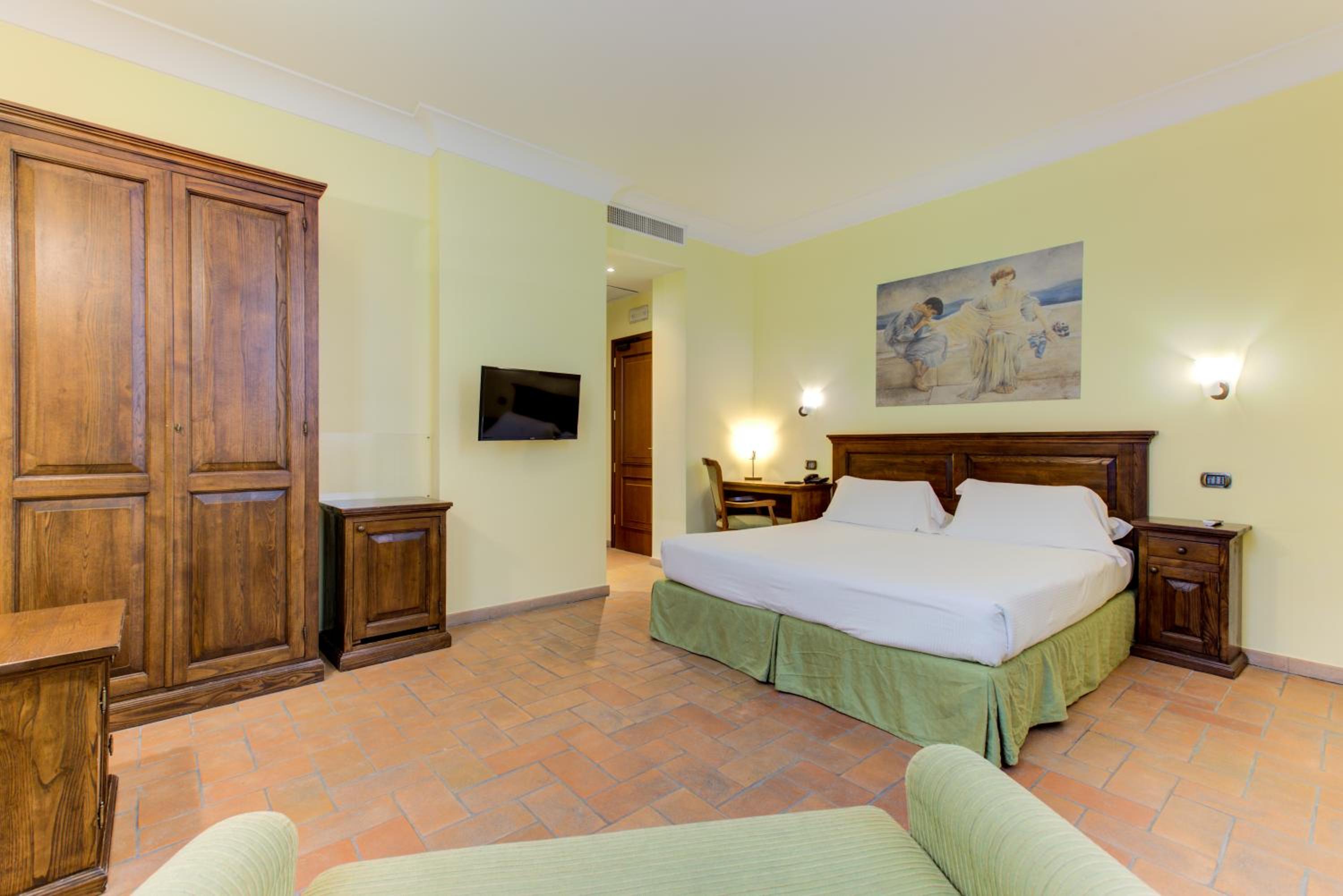 Deluxe Double Room with Spa Access - Photo 15