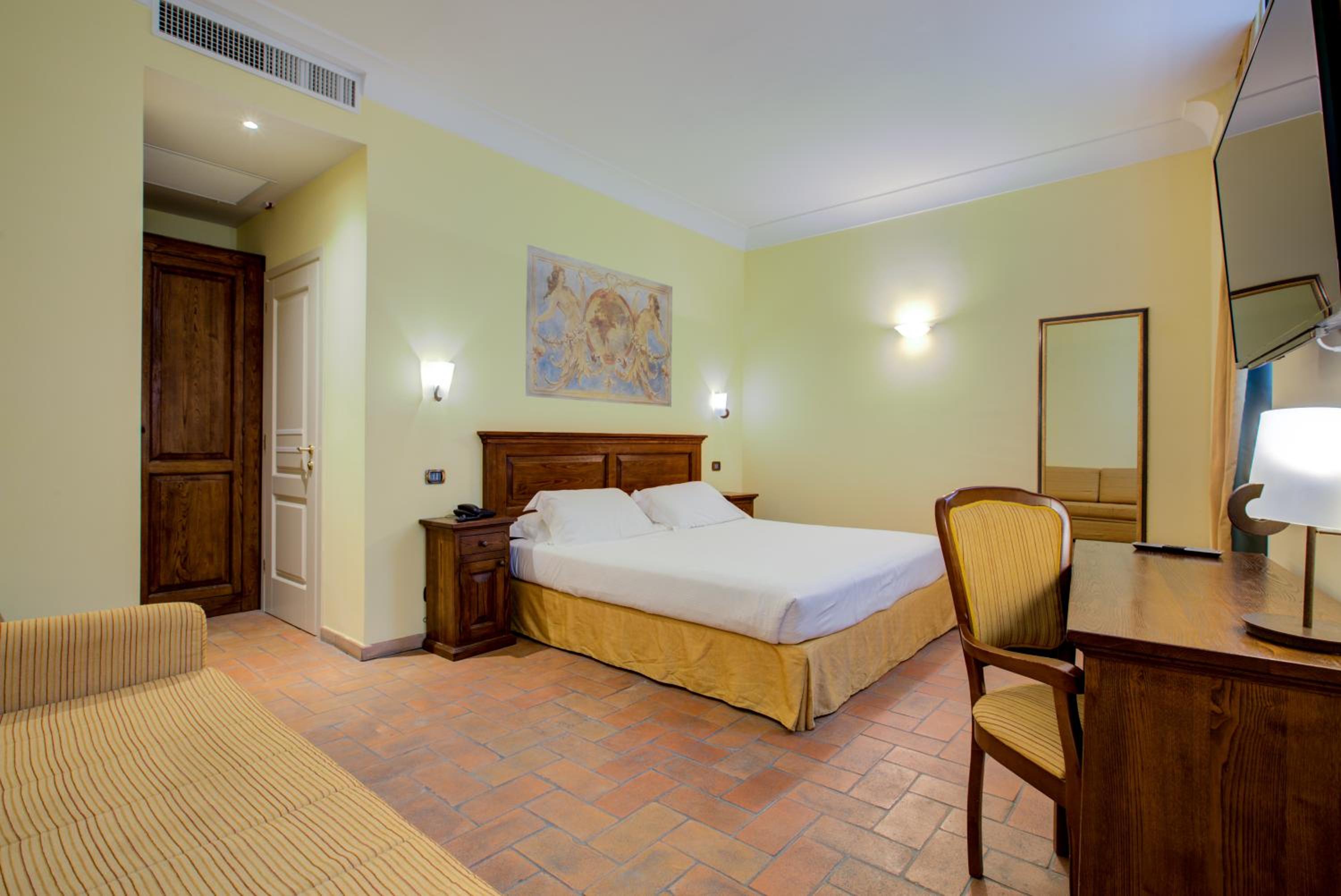 Deluxe Double Room with Spa Access - Photo 18