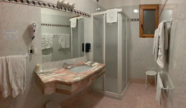 Economy Quadruple Room photo 3