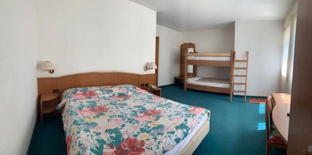 Economy Quadruple Room photo 1