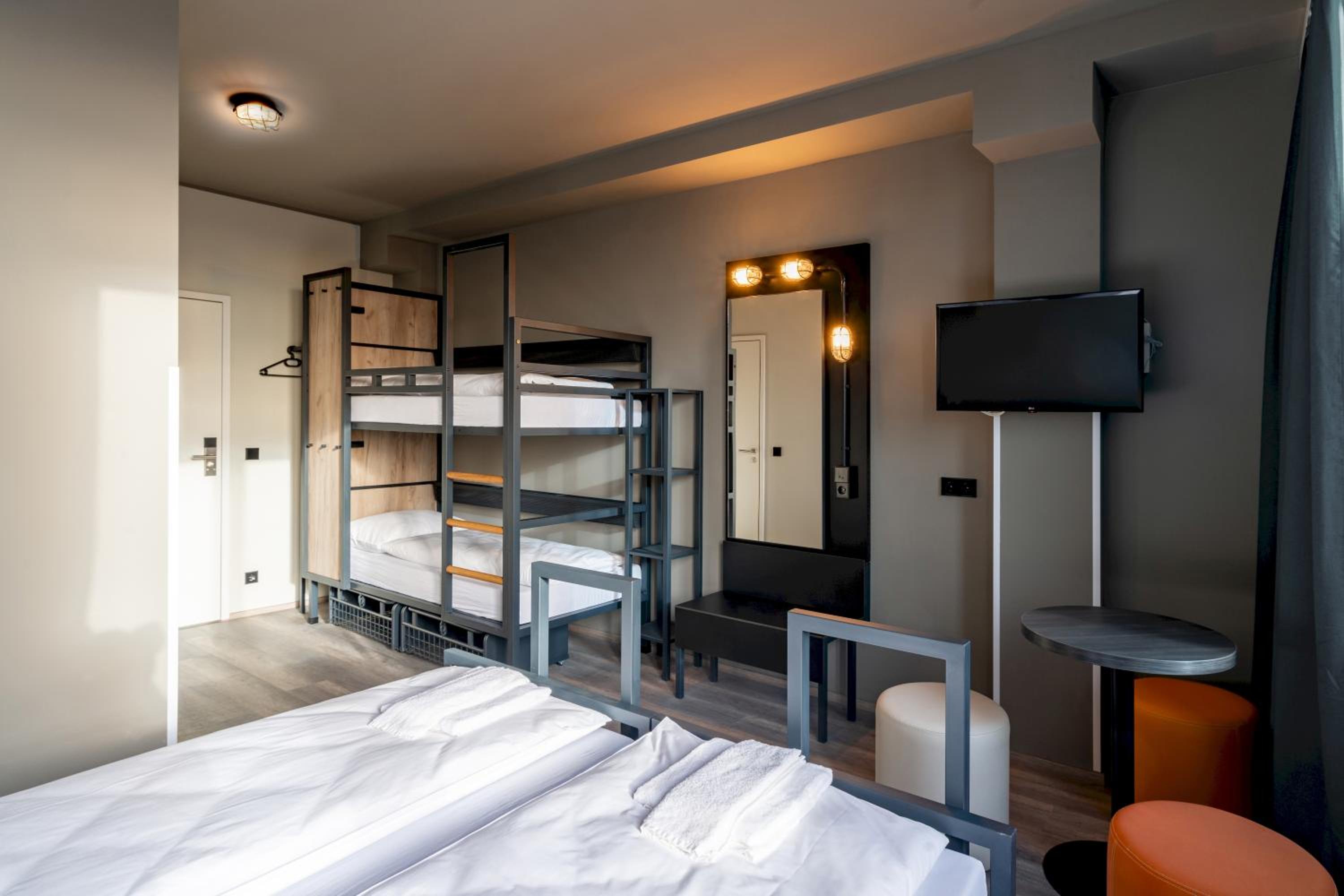 Quadruple Room - Photo 2