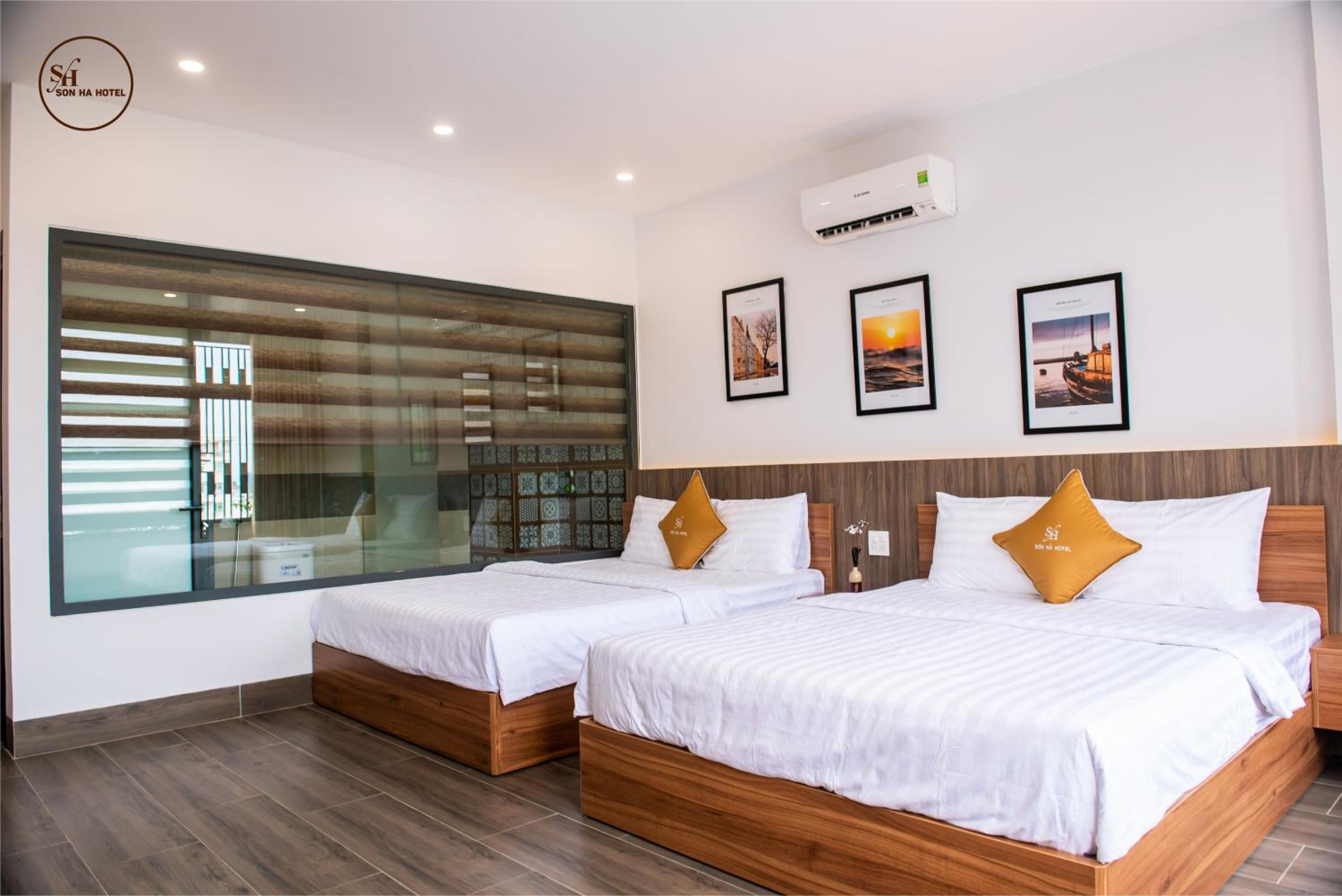 Deluxe Queen Room with Two Queen Beds