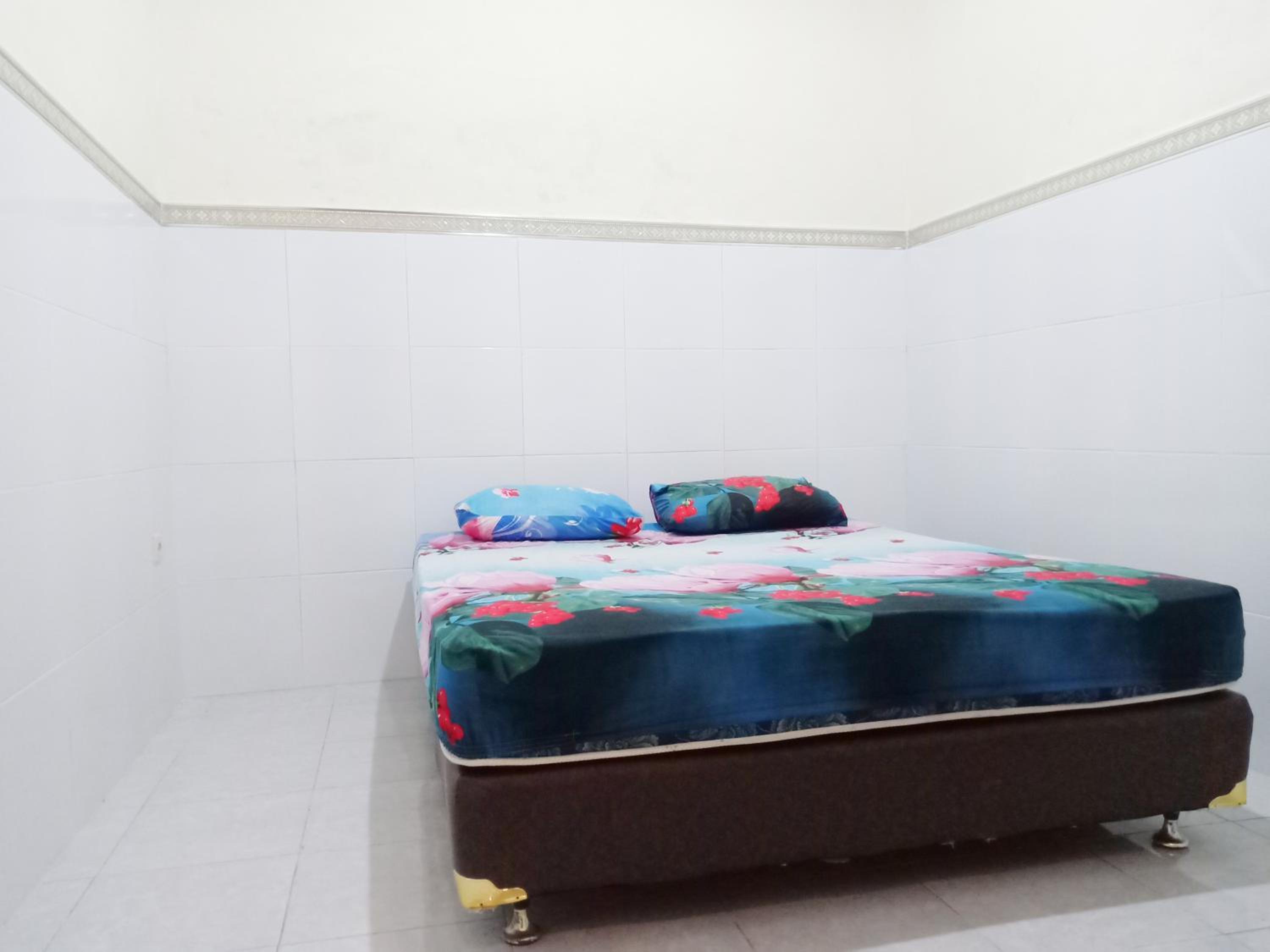 Budget Double Room - Photo 3