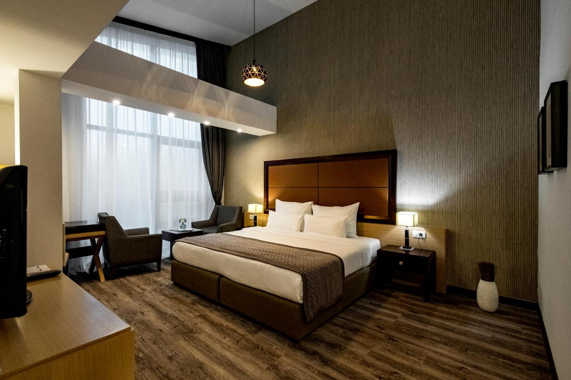 Deluxe Double or Twin Room - Photo 3