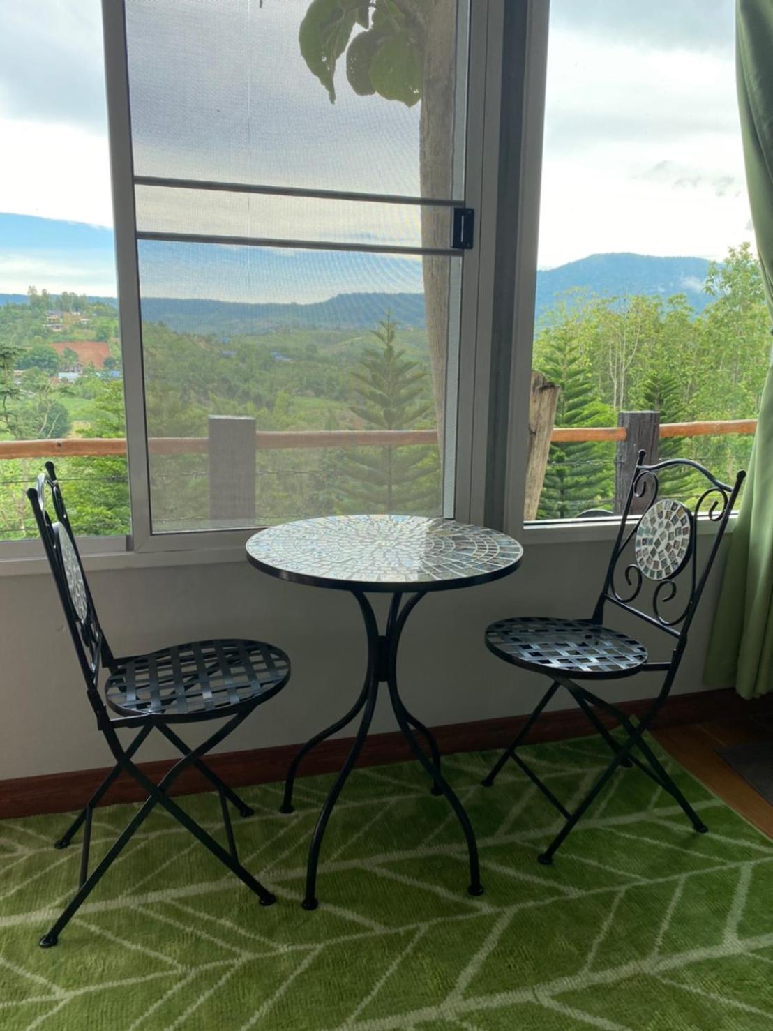 King Room with Mountain View photo 2