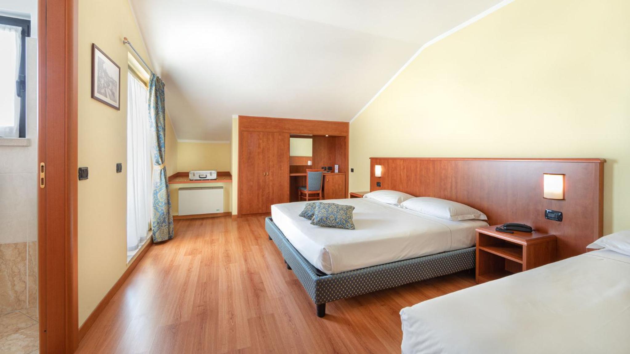 Triple Room with Balcony photo 3