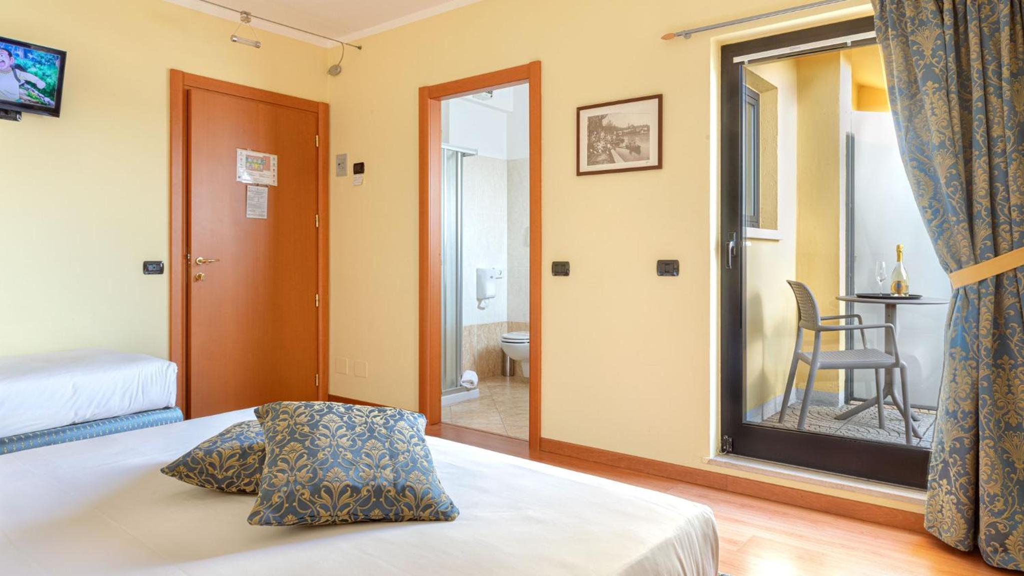 Triple Room with Balcony