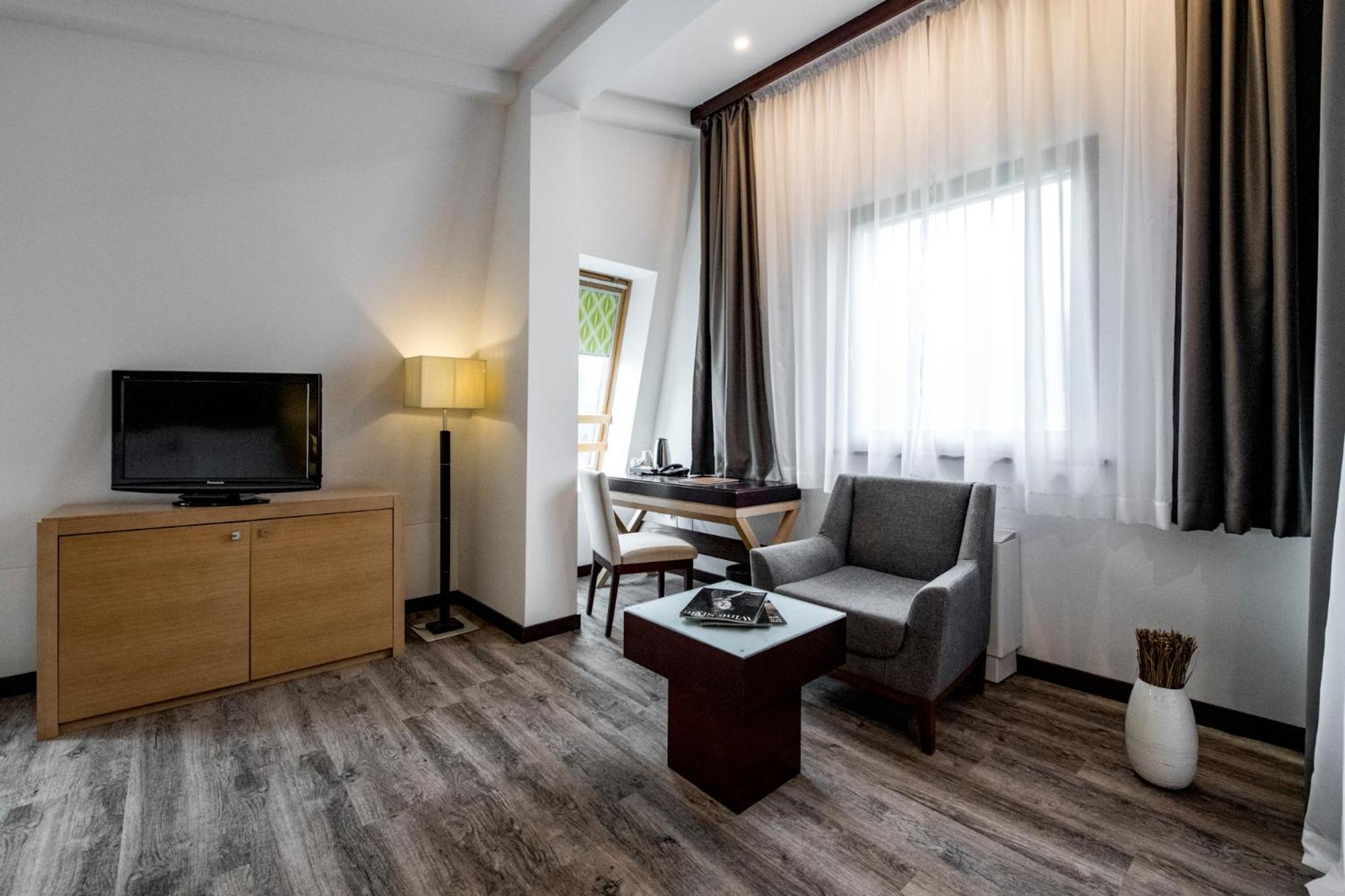 Superior Double Room - Photo 3