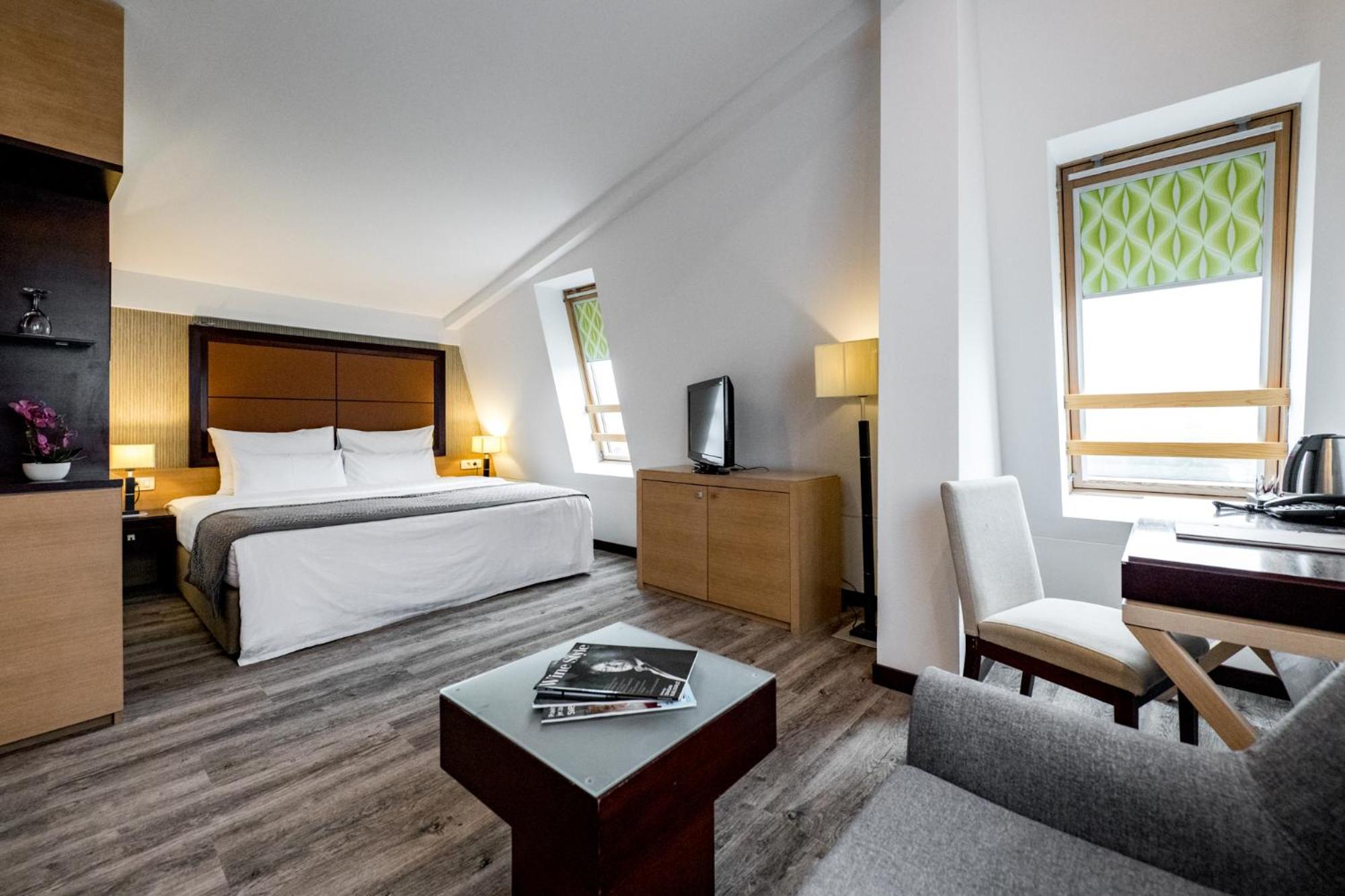 Superior Double Room - Photo 8