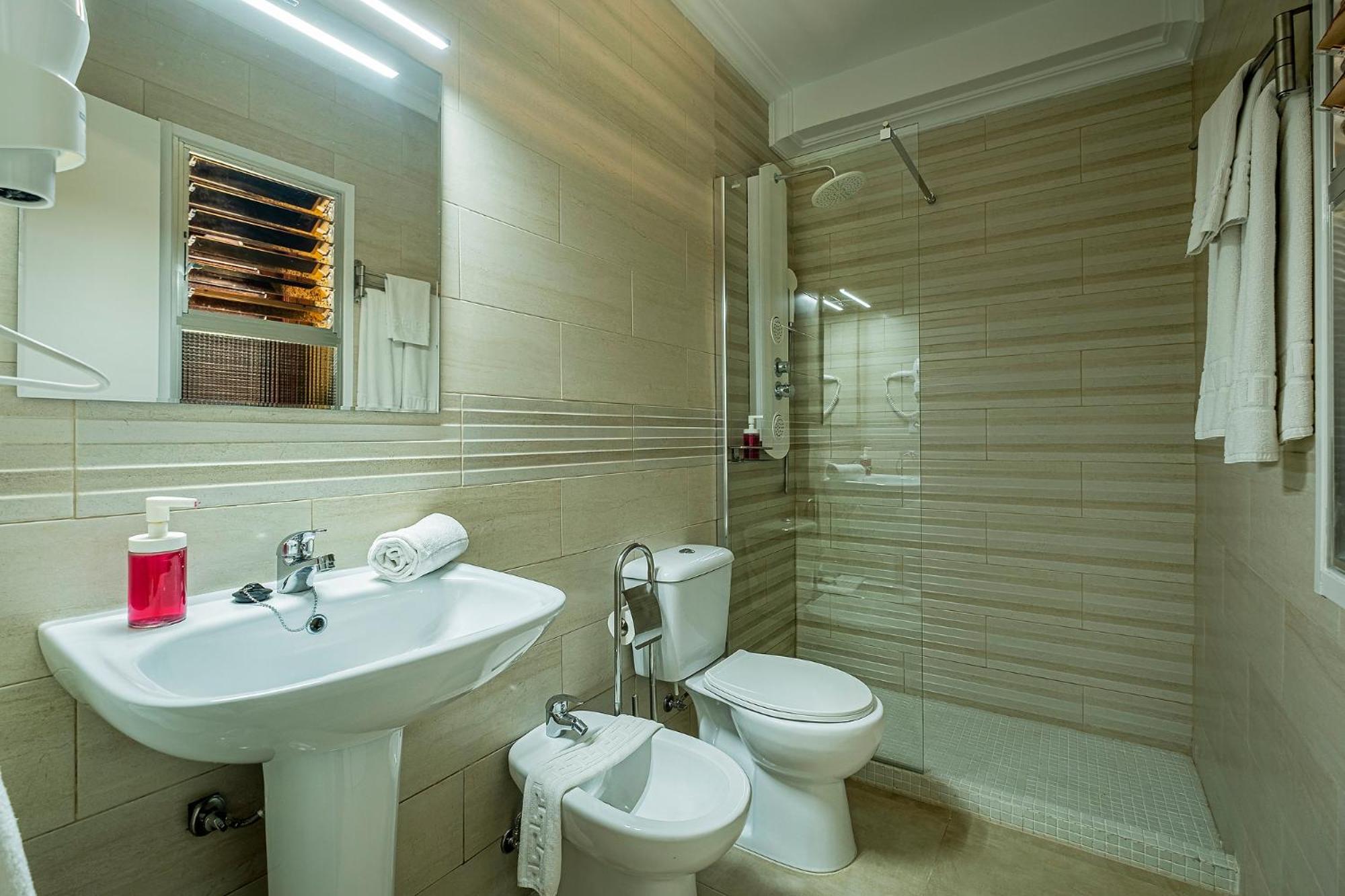 Special Double Room - Photo 17