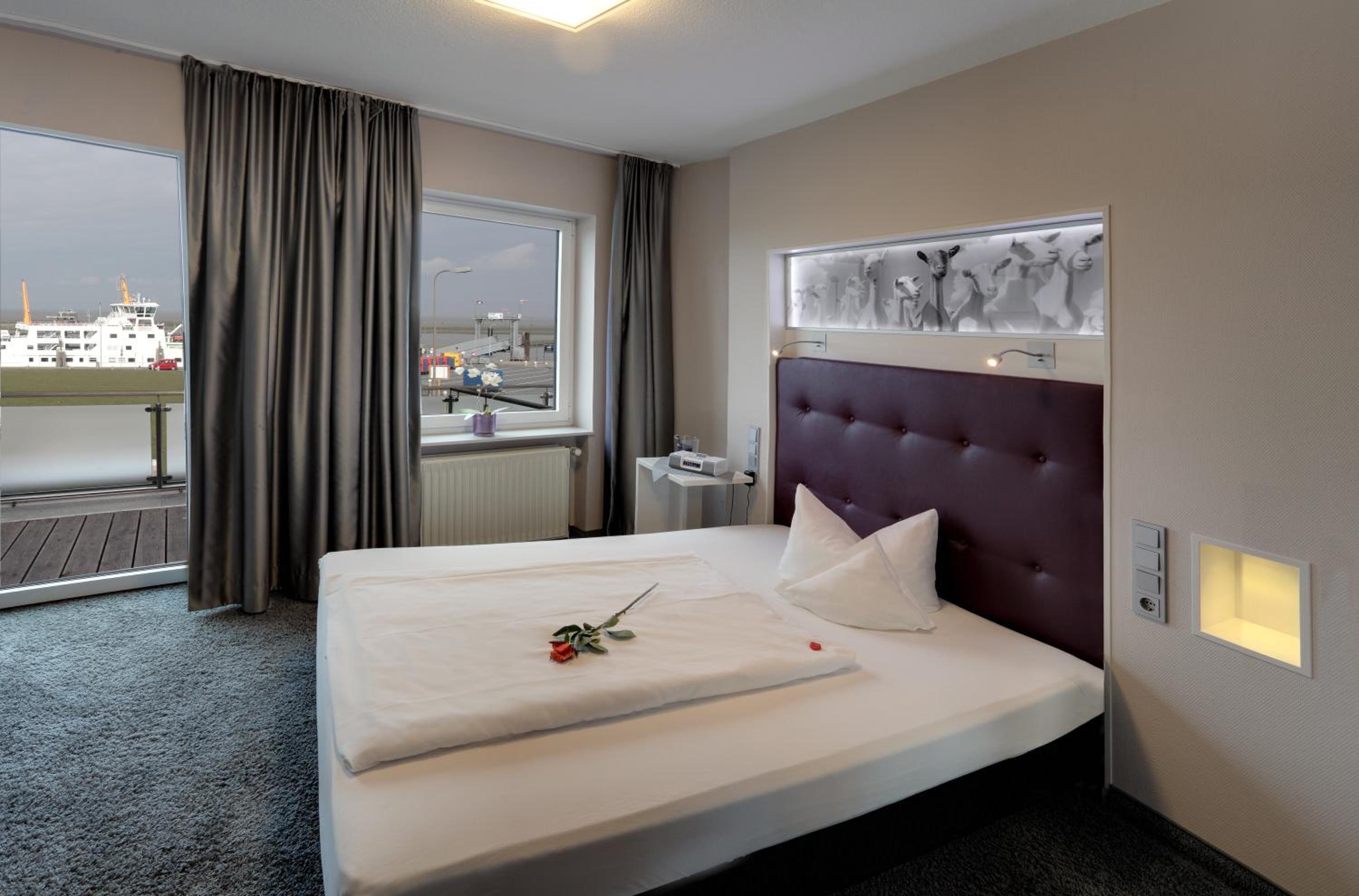 Superior Single Room with Sea View