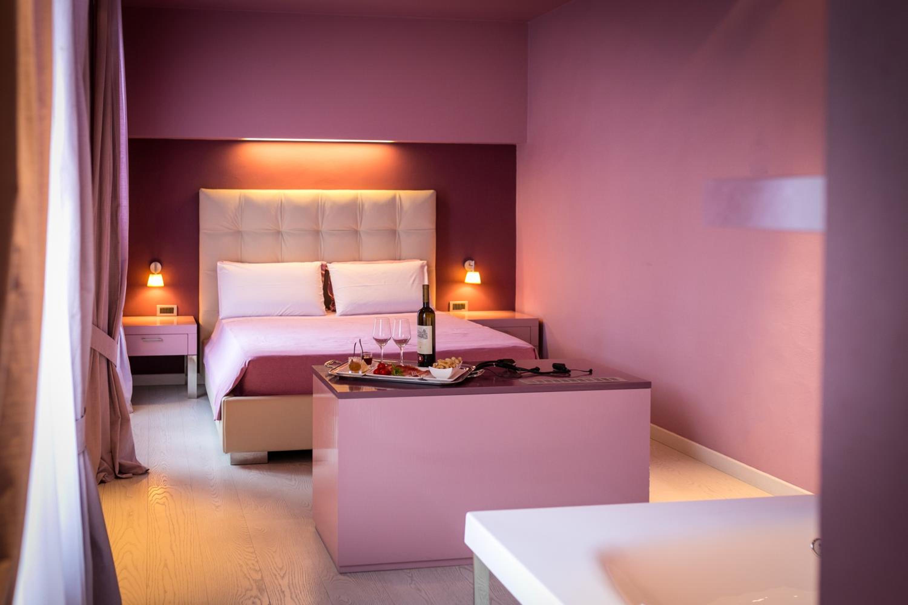 Junior Suite with Spa Bath photo 1