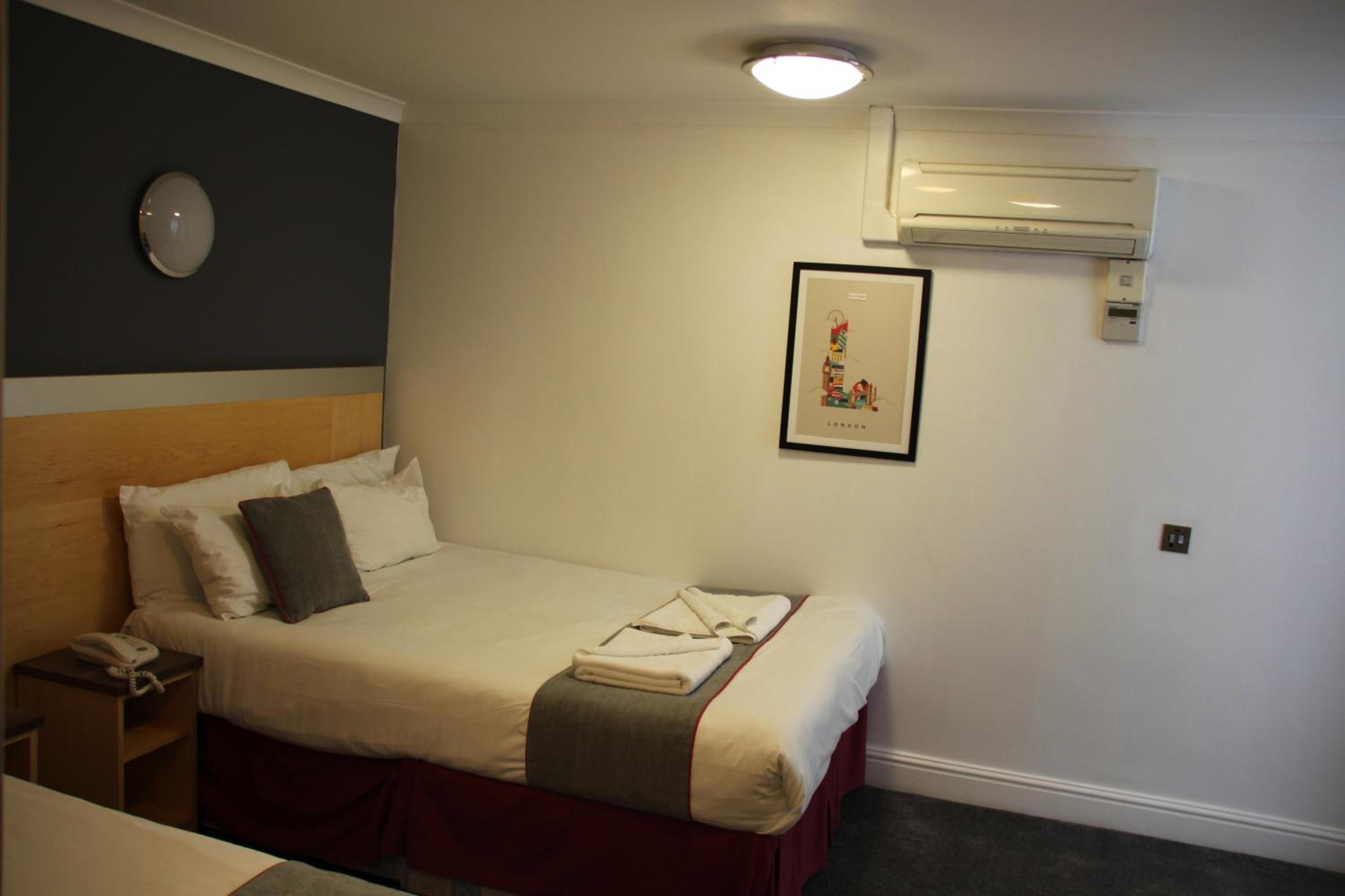 Deluxe Triple Room photo 2