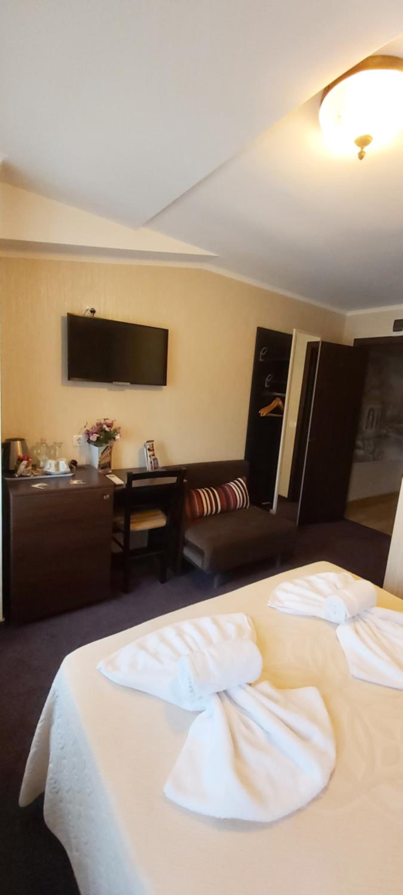 Standard Double Room - Photo 4