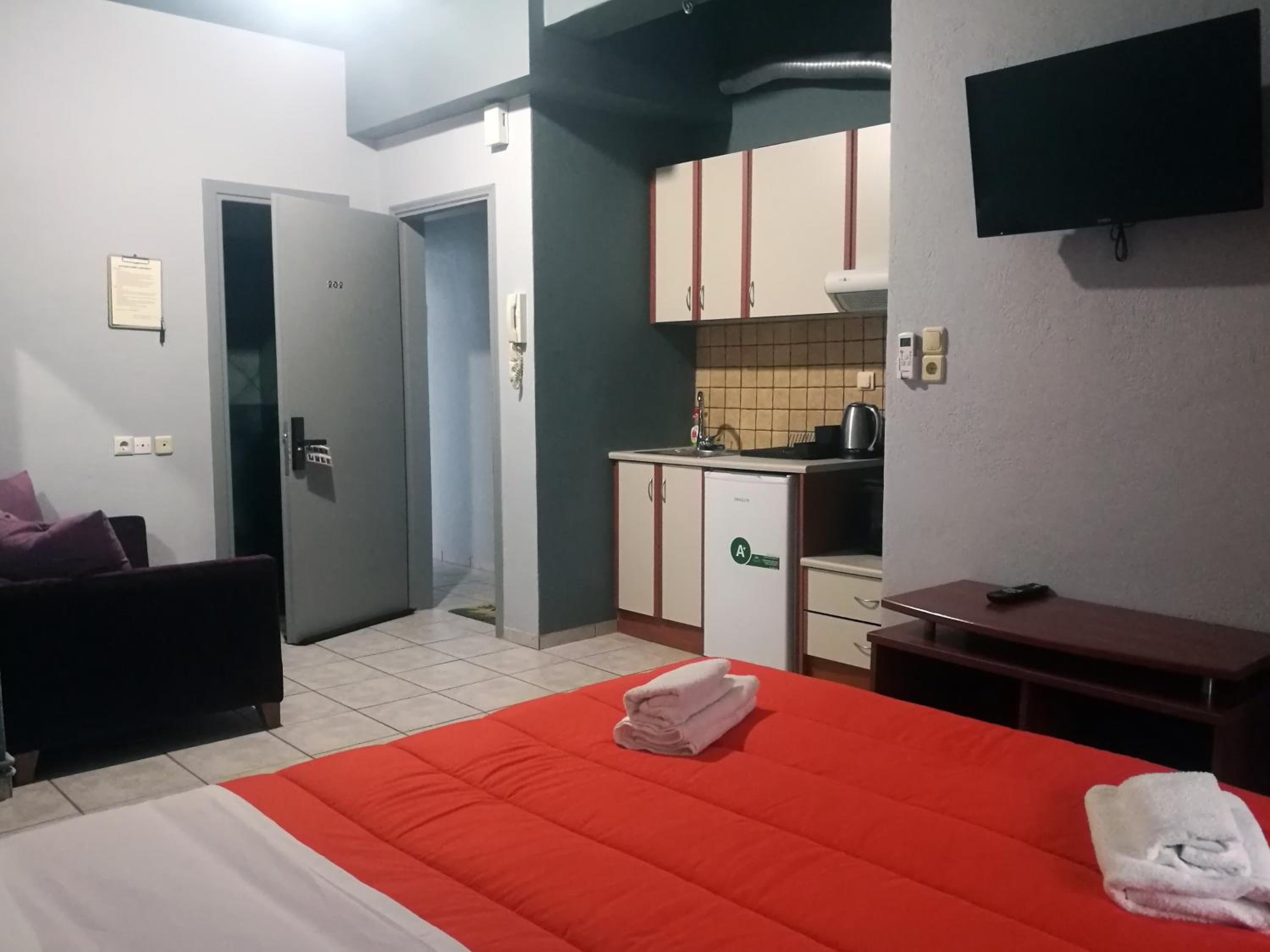 Studio Apartment photo 1