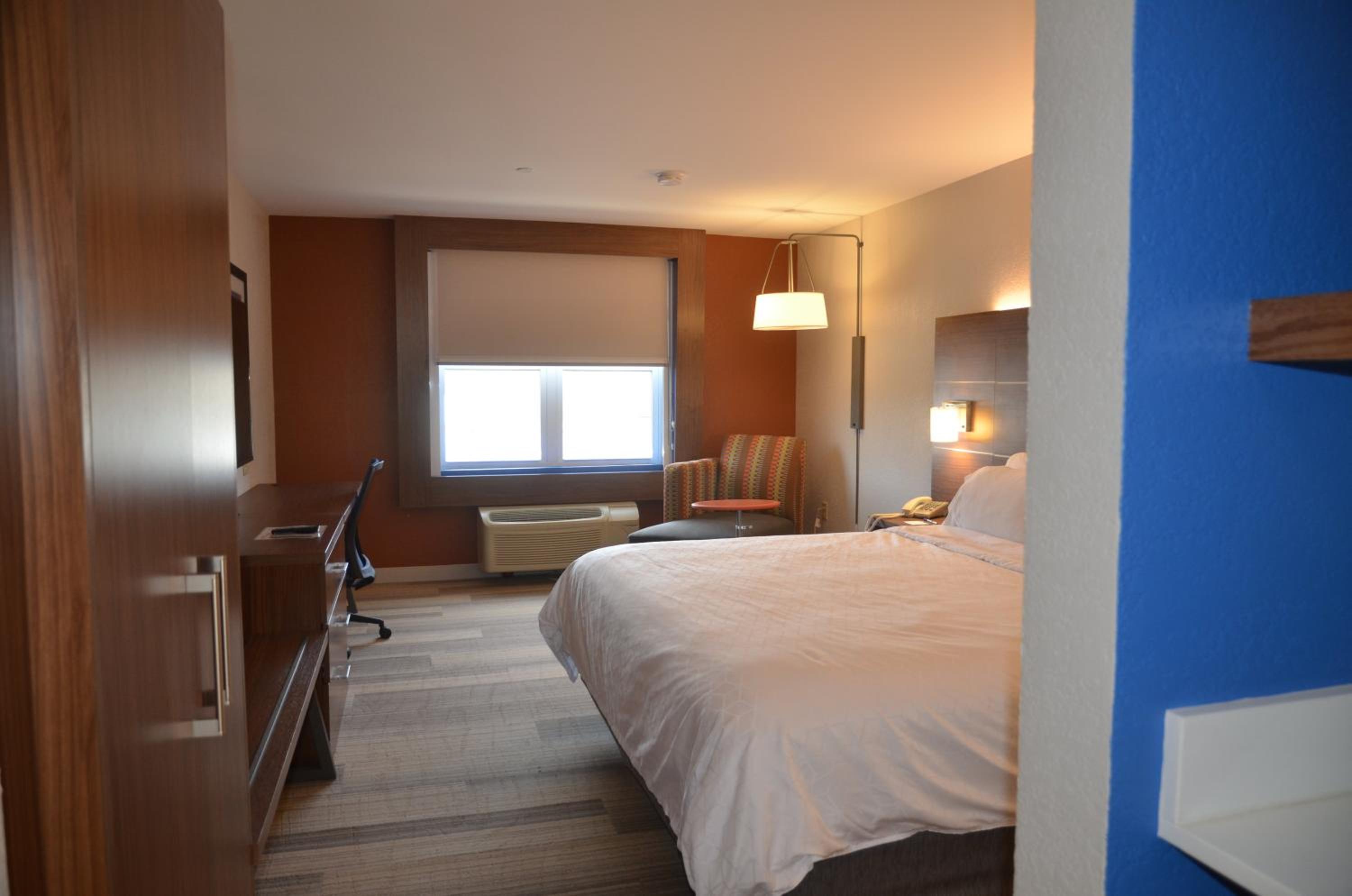 Standard King Room - Photo 1